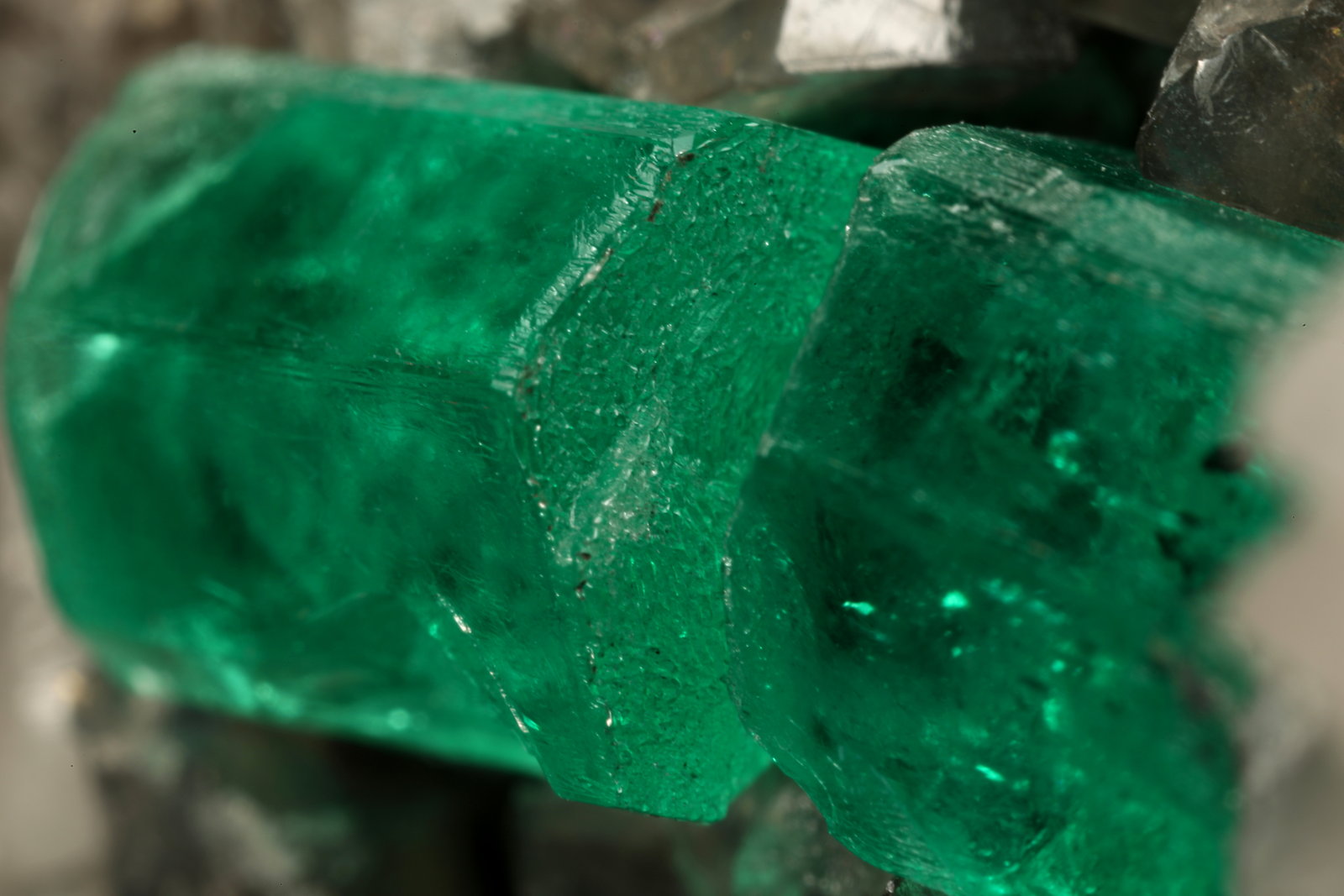 Beryl (variety emerald), Calcite
60x55x80mm, xl=6+8mm
(Autor: Fiebre Verde)