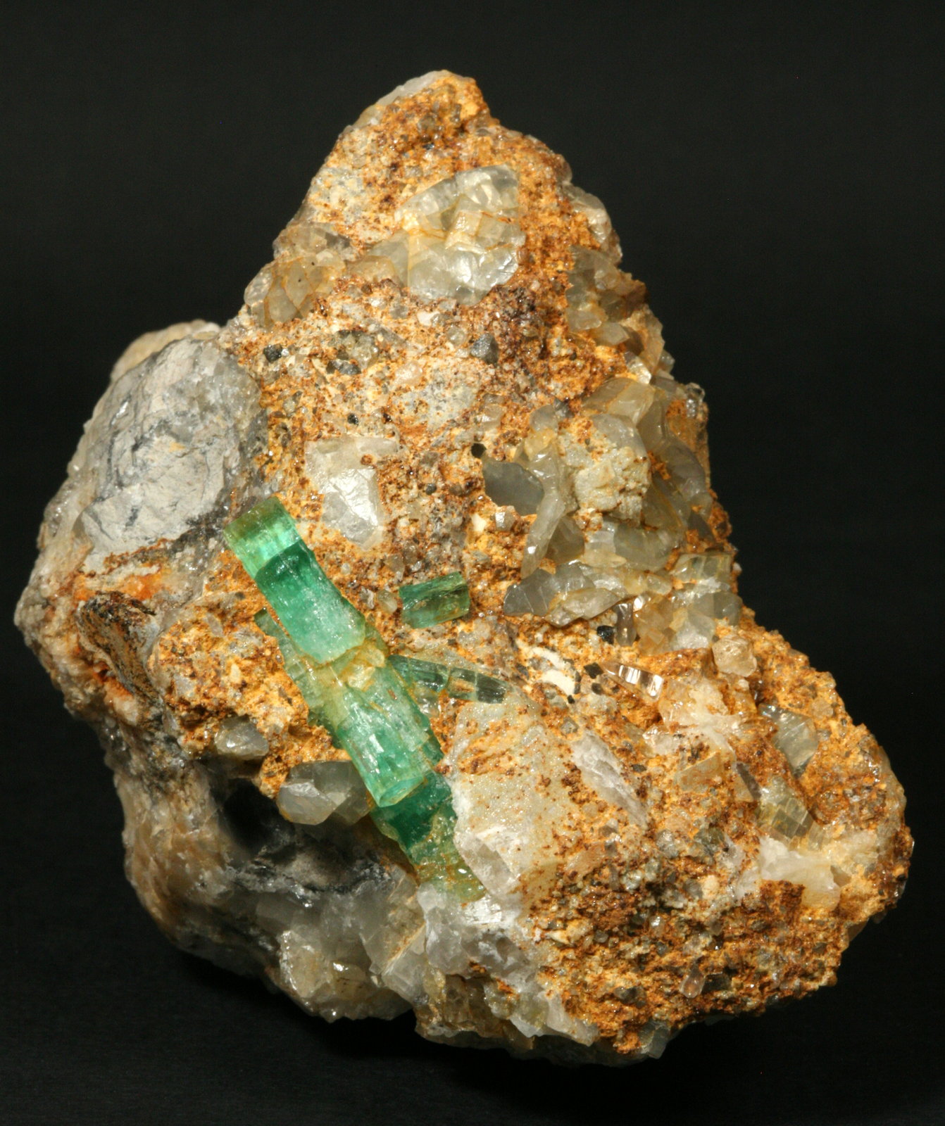 Beryl (variety emerald) with Calcite
5x5x2cm
(Autor: Fiebre Verde)