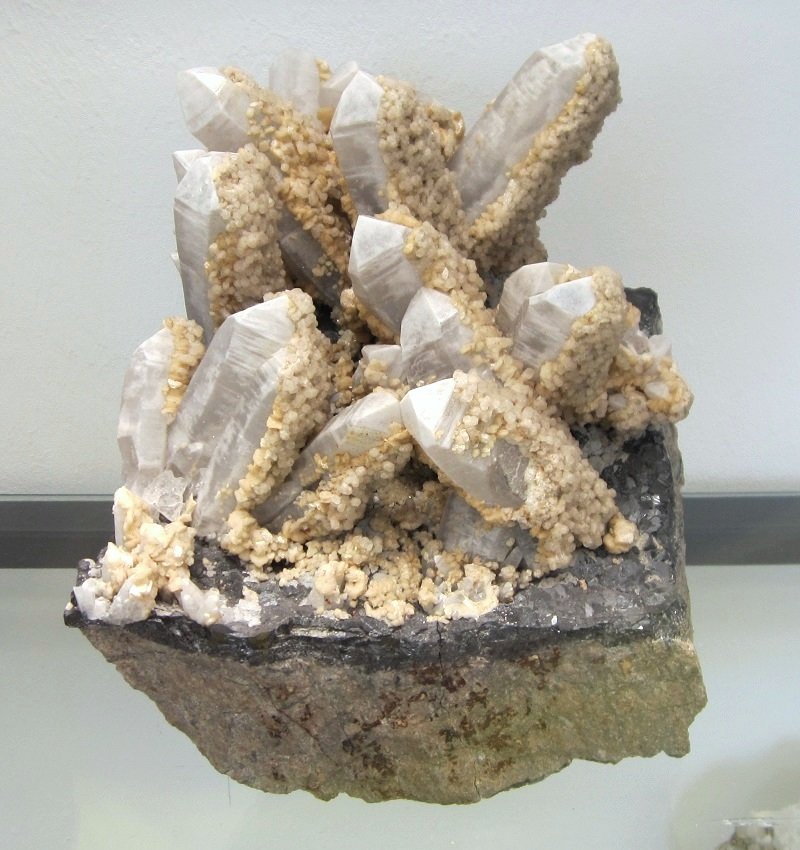 Quartz, ankerite, sphalerite
Specimen height 20 cm
(Autor: Tobi)