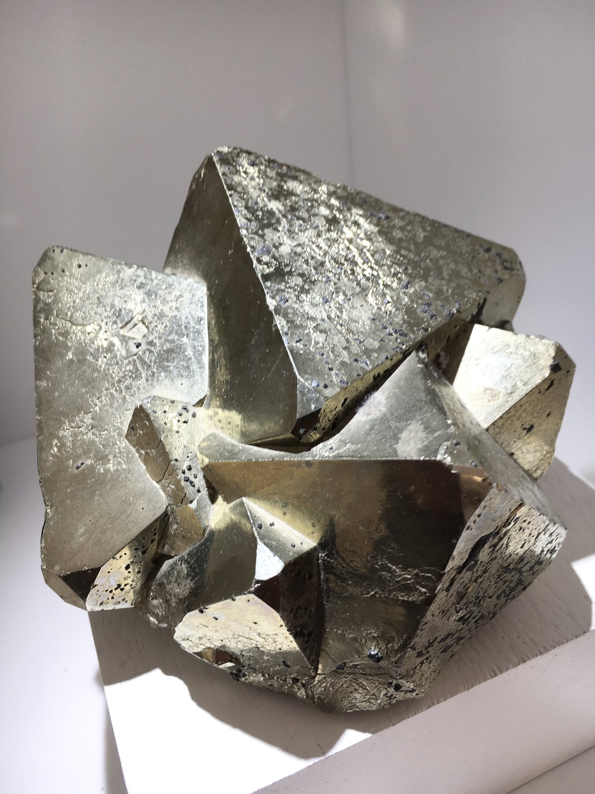 Pyrite
8 cm edge for two main crystals
(Autor: Jean Suffert)