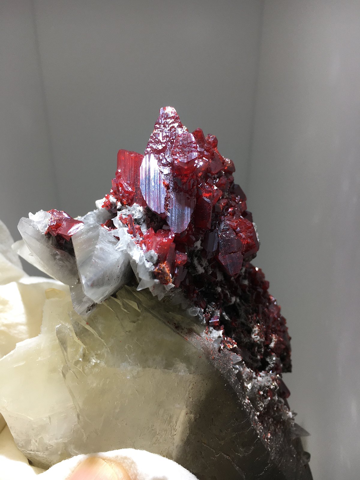 Realgar on Calcite
4 cm crystal
(Autor: Jean Suffert)