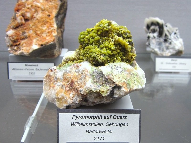 Pyromorphite
Size approx. 9 cm
(Autor: Tobi)