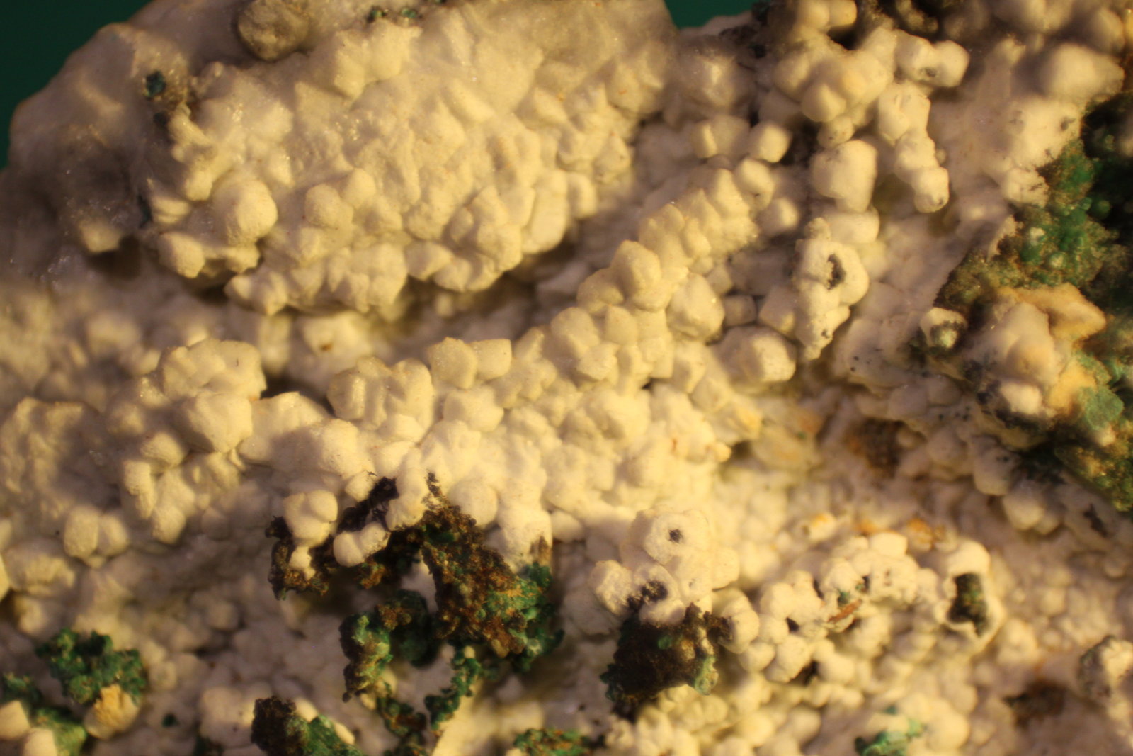 Malachite and Aragonite
FOV 12 mm
(Autor: Firmo Espinar)