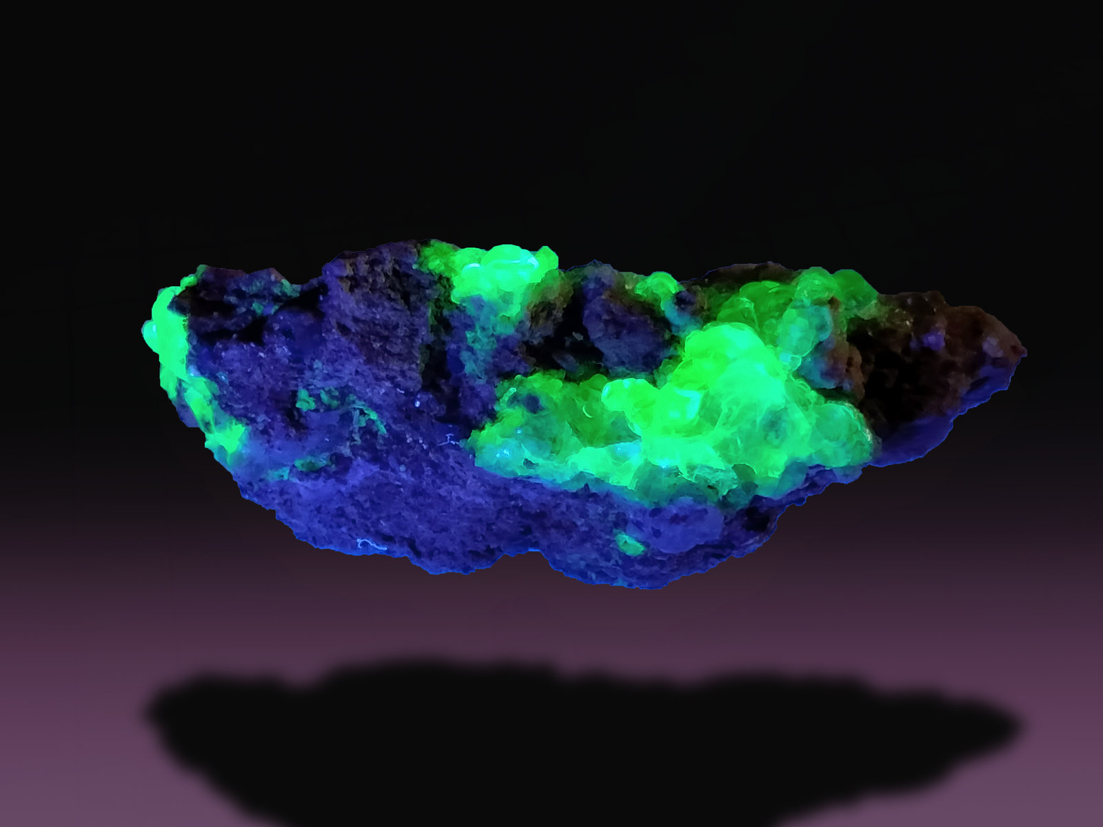 Opal-AN (variety hyalite)
45 mm x 21 mm x 17 mm
(Autor: Firmo Espinar)