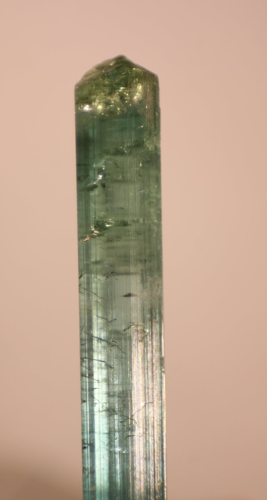 Elbaite (variety indicolite)
4mm x 27mm x 4mm
(Autor: Firmo Espinar)