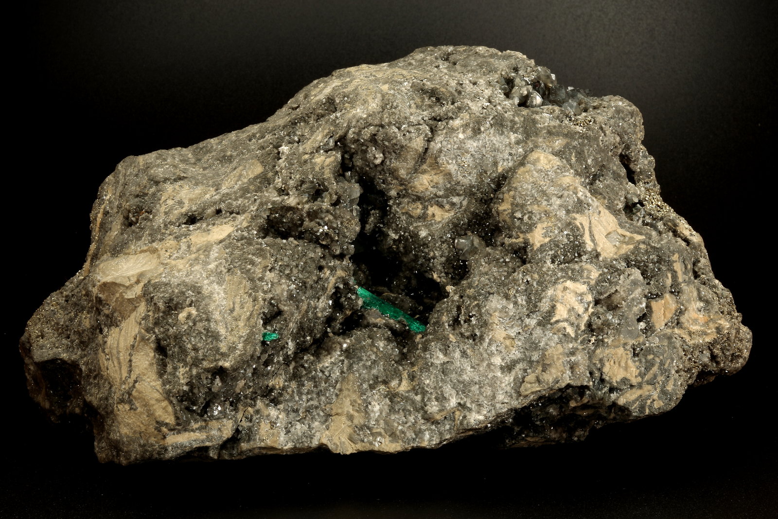 Beryl (variety emerald), Calcite, Pyrite
172x100x100mm, xl=18mm
(Autor: Fiebre Verde)