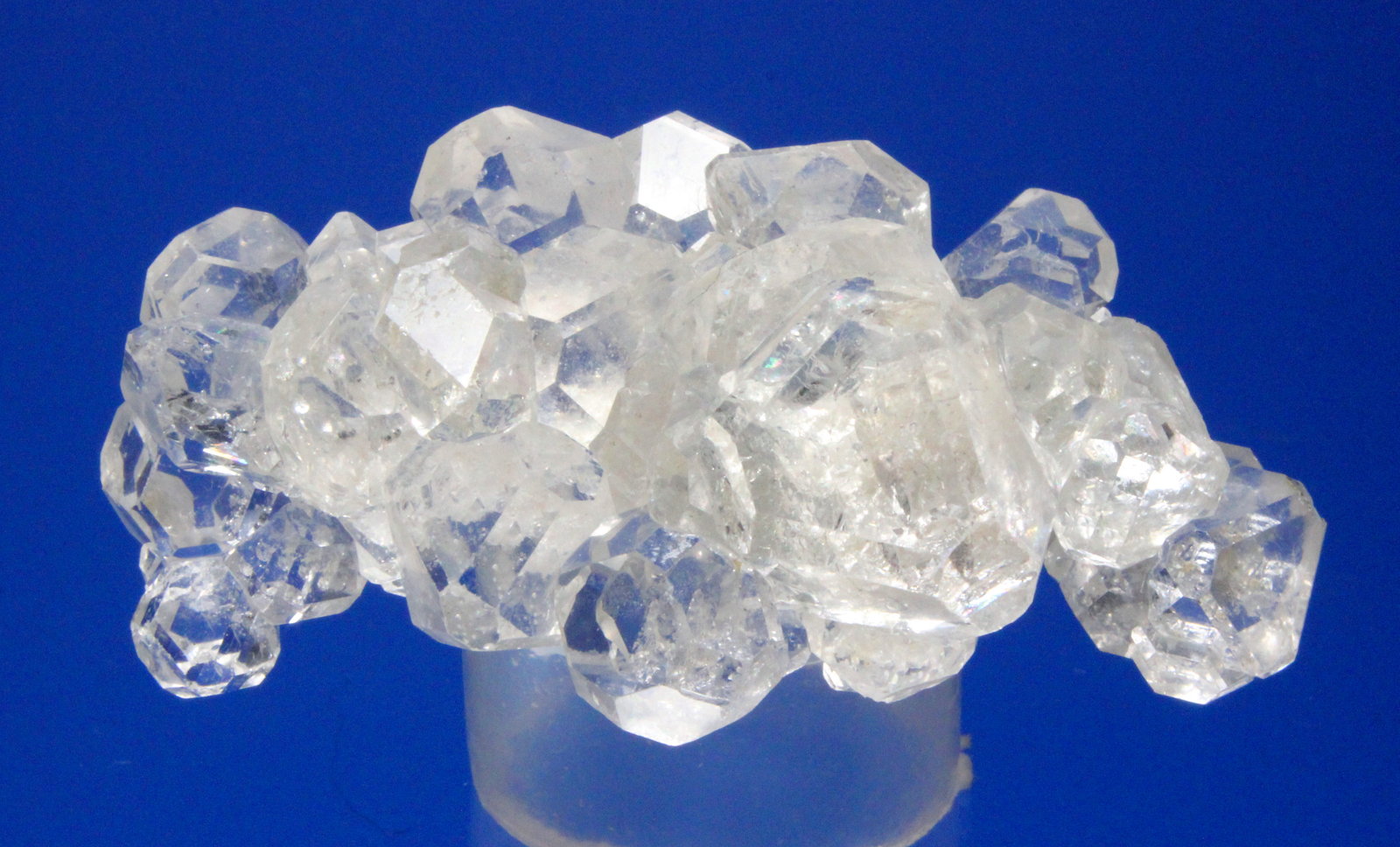 Fluorite, Calcite
6.0 x 3.5 cm
(Autor: Don Lum)