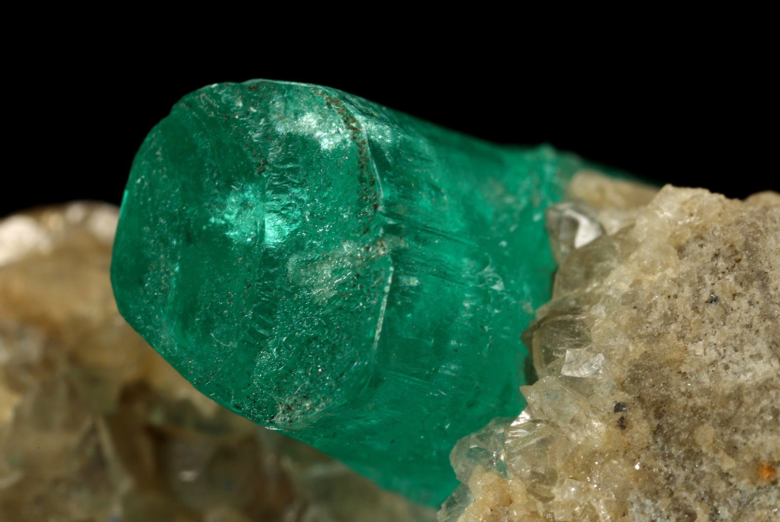 Beryl (variety emerald), Calcite, Pyrite
56x63x43mm, xl=30x7mm
(Autor: Fiebre Verde)
