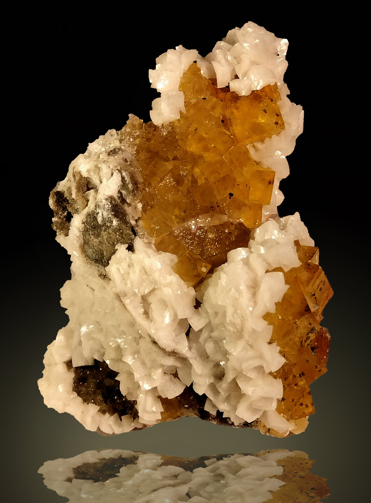 Fluorite and Dolomite
66 mm x 78 mm x 32 mm
(Autor: Firmo Espinar)