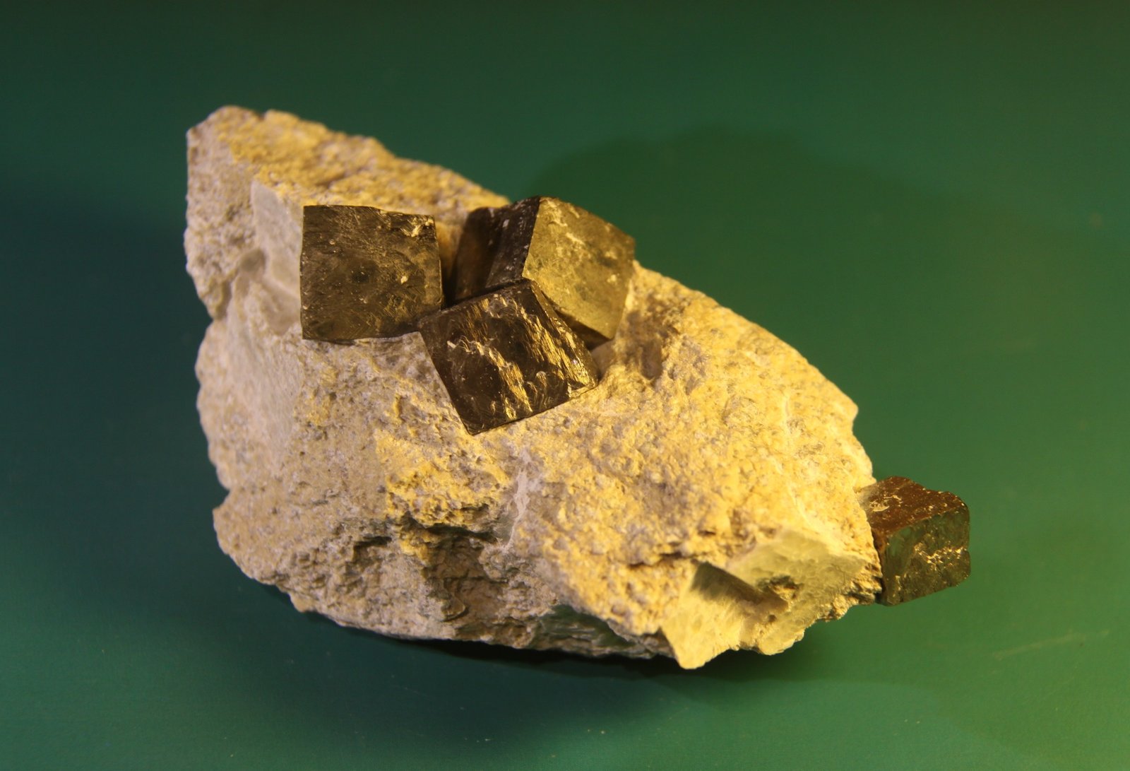 Pyrite
113mm x 58mm x 66mm
(Autor: Firmo Espinar)