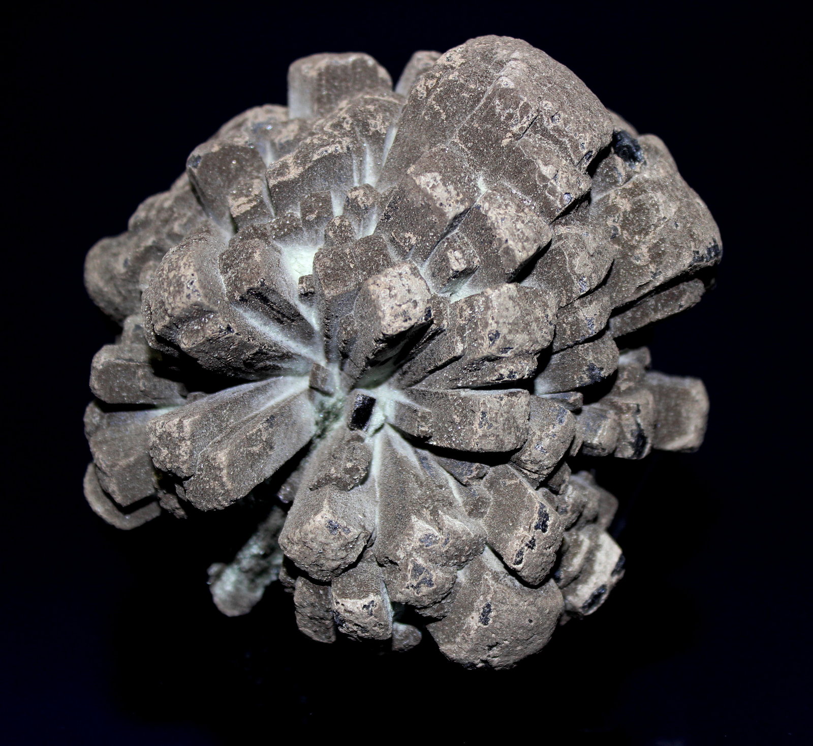 Ilvaite, Hedenbergite
9.8 x 9.0 x 9.6 cm
(Autor: Don Lum)