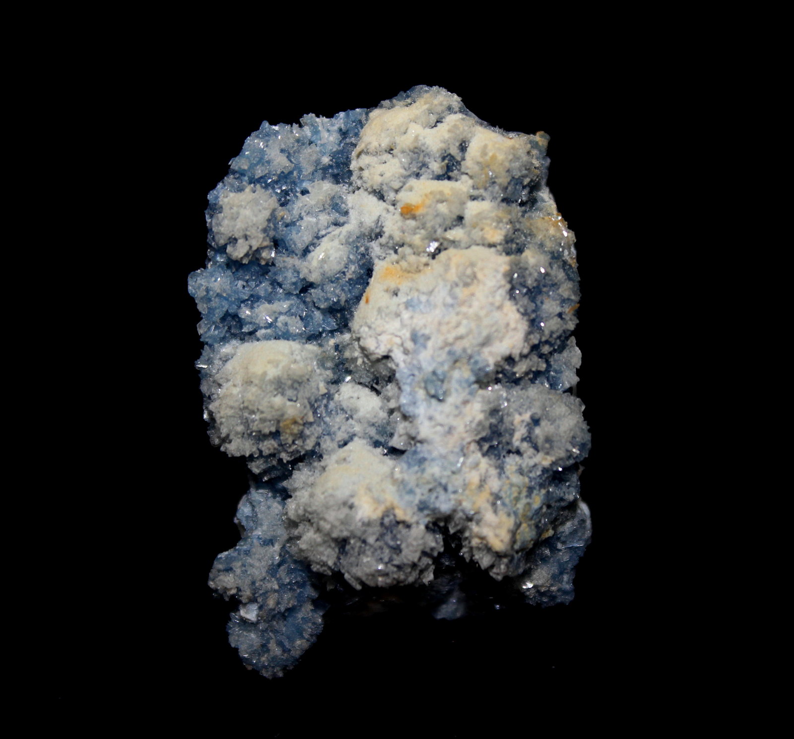 Vauxite, Paravauxite
4.2 x 2.8 cm
(Autor: Don Lum)