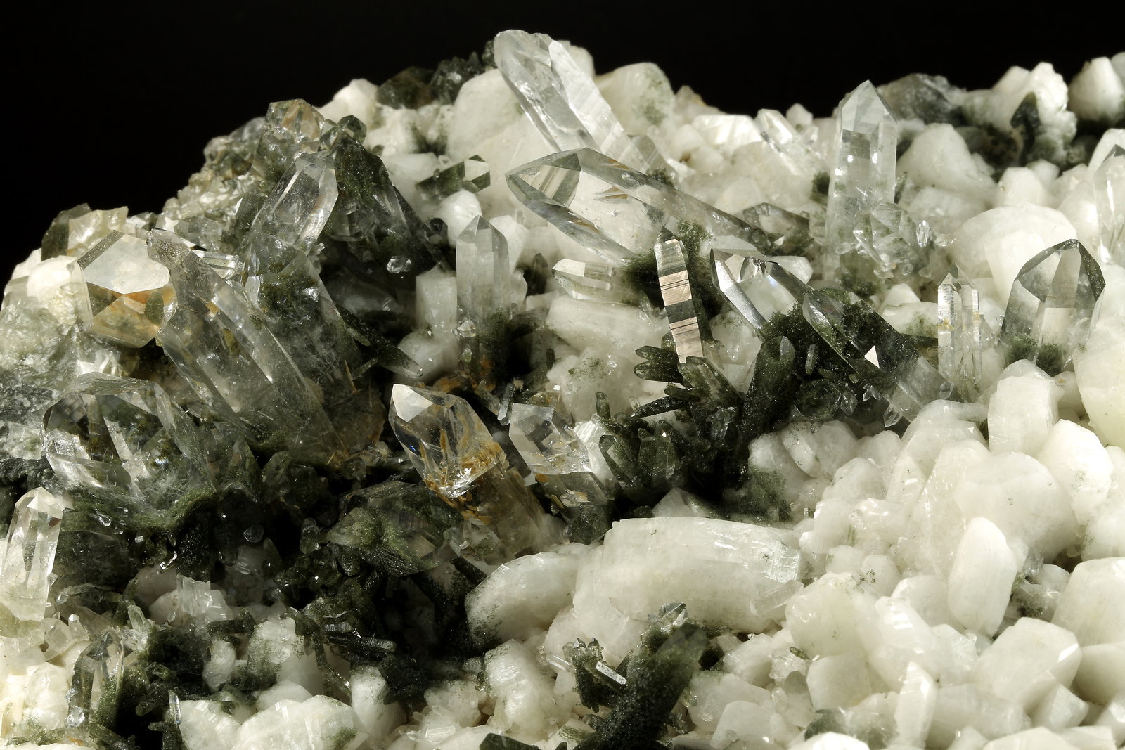 Quartz, Albite
190x125x45mm
(Autor: Fiebre Verde)