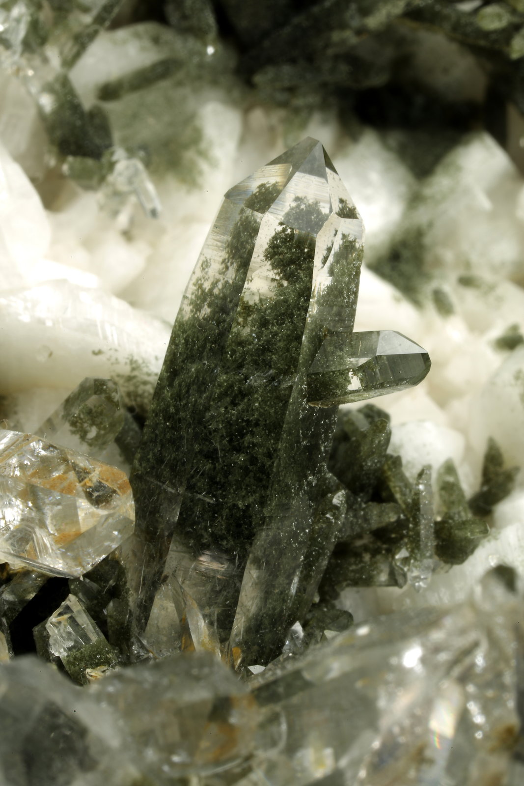 Quartz, Albite
190x125x45mm
(Autor: Fiebre Verde)