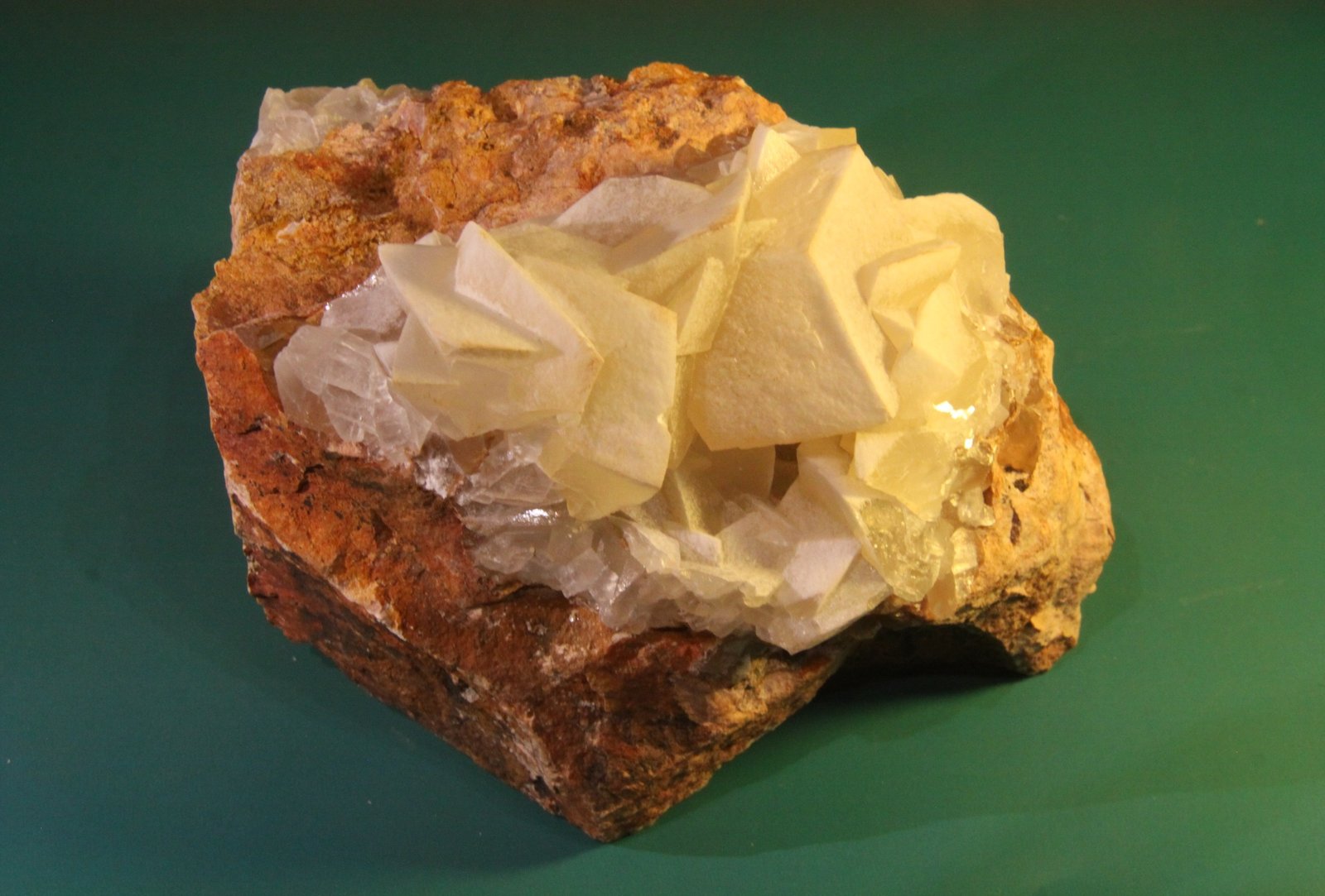 Calcite
124mm x 115mm x 78mm
(Autor: Firmo Espinar)