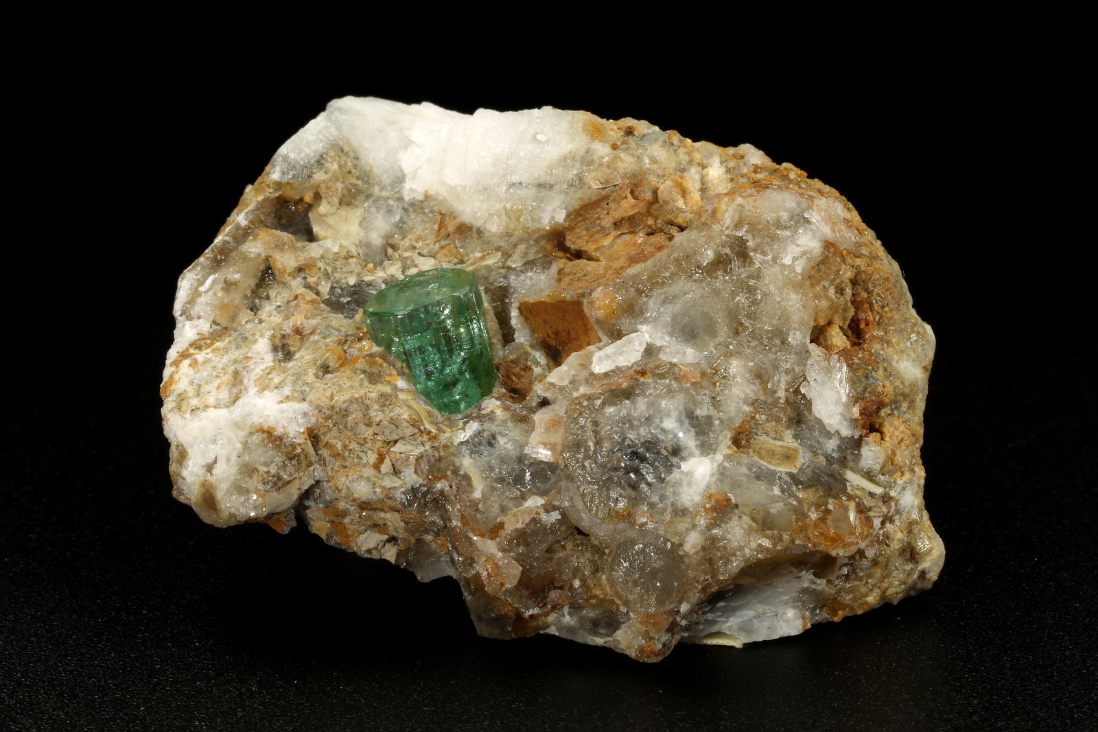 Beryl (variety emerald), Calcite
46x25x30mm, xl=7x7mm
(Autor: Fiebre Verde)