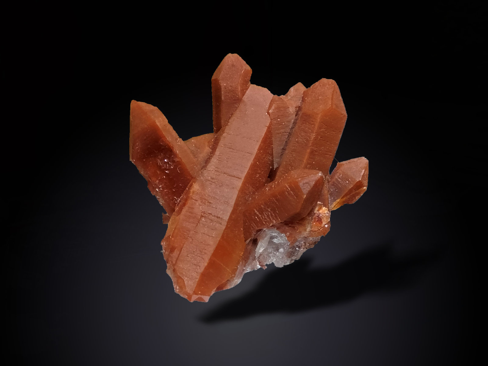 Quartz (variety hematoide)
46 mm x 43 mm x 43 mm
(Autor: Firmo Espinar)