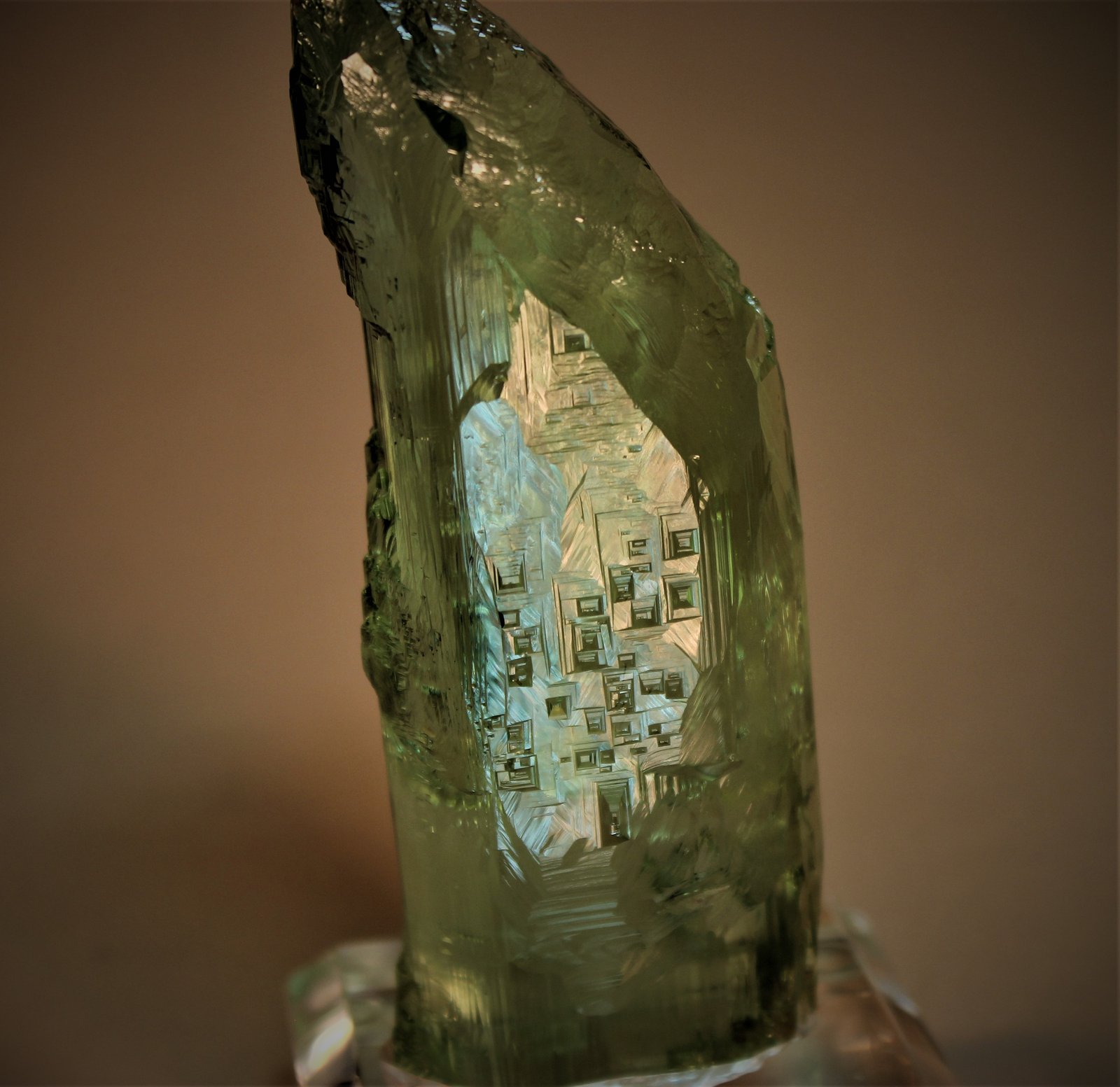 Beryl (variety Heliodor)
126 mm x 44 mm x 36 mm
(Autor: Don Lum)