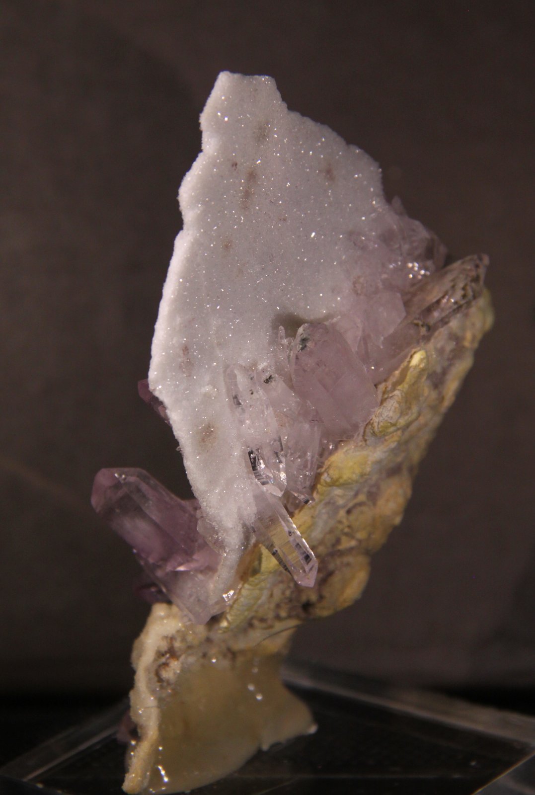 Quartz (variety amethyst)
68mm x 93mm x 36mm
(Autor: Firmo Espinar)