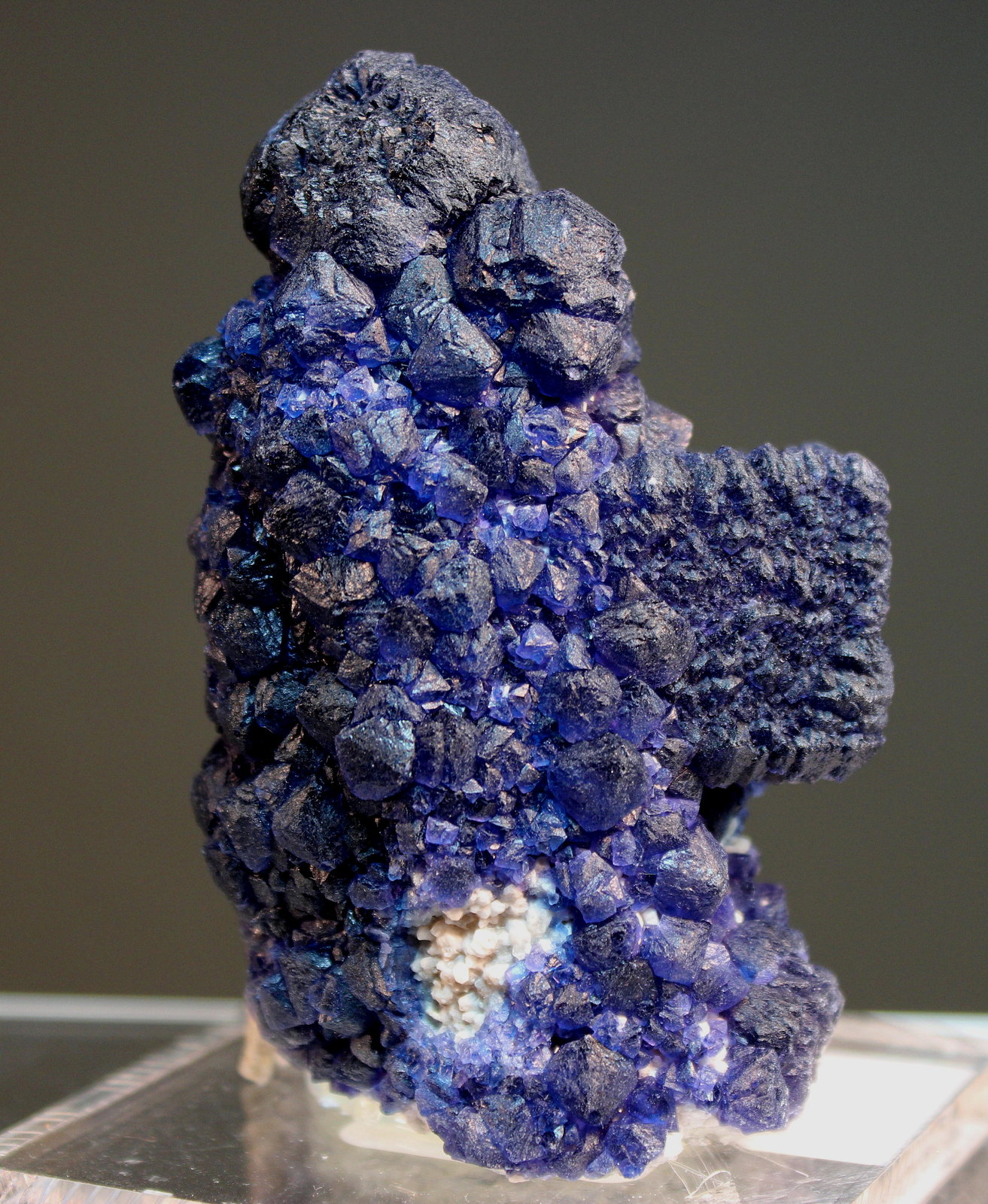 Fluorite on Quartz
9.0 x 5.6 cm
(Autor: Don Lum)