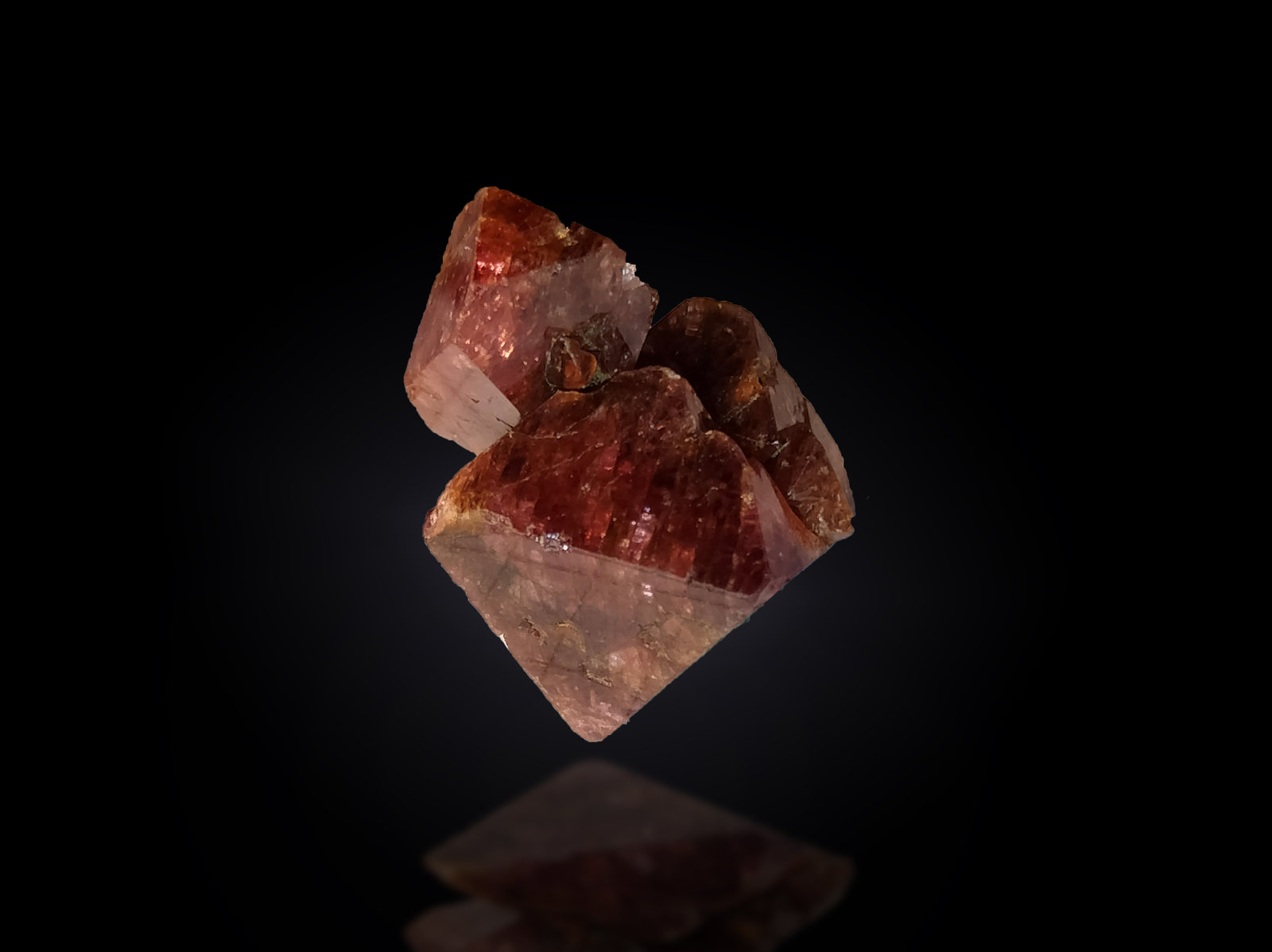 Spinel
20 mm x 22 mm x 20 mm
(Autor: Firmo Espinar)