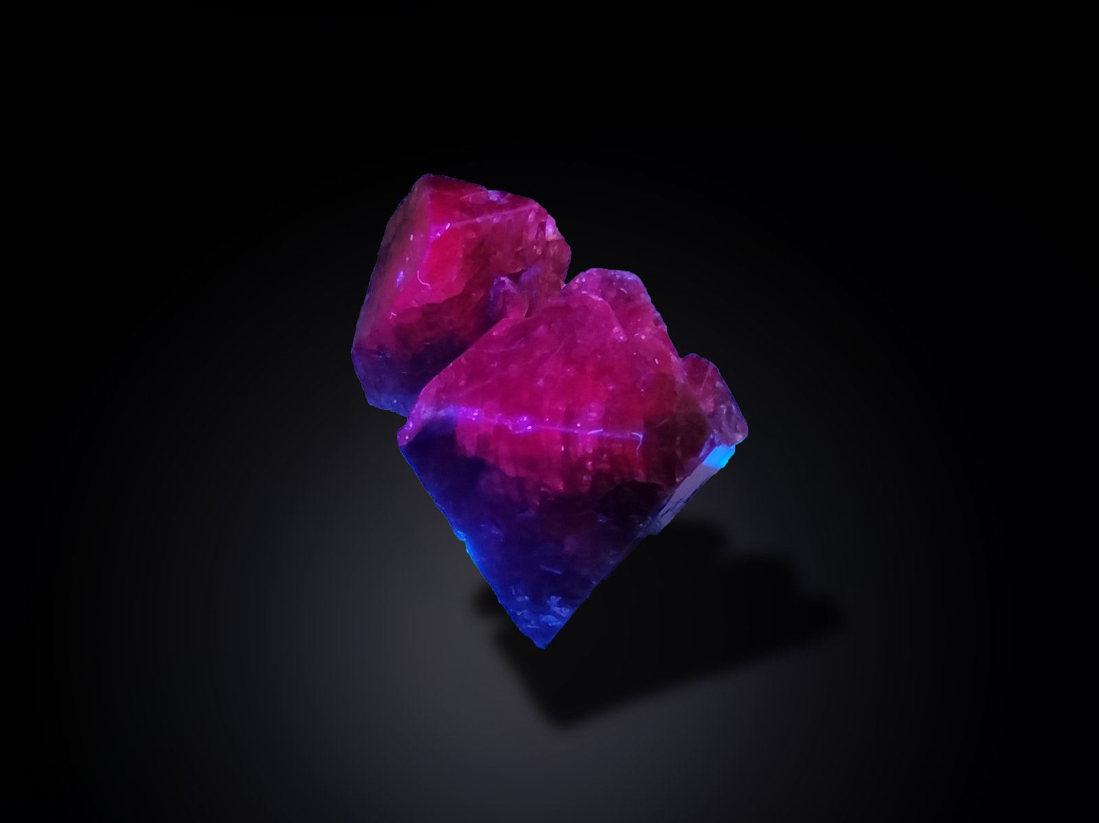 Spinel
20 mm x 22 mm x 20 mm
(Autor: Firmo Espinar)