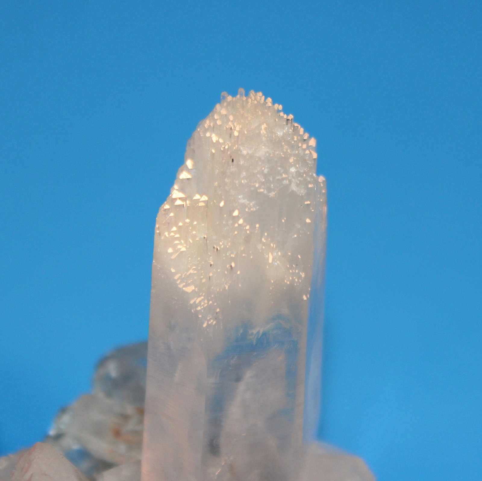 Quartz
8.7 x 5.4 x 7.7 cm
(Autor: Don Lum)