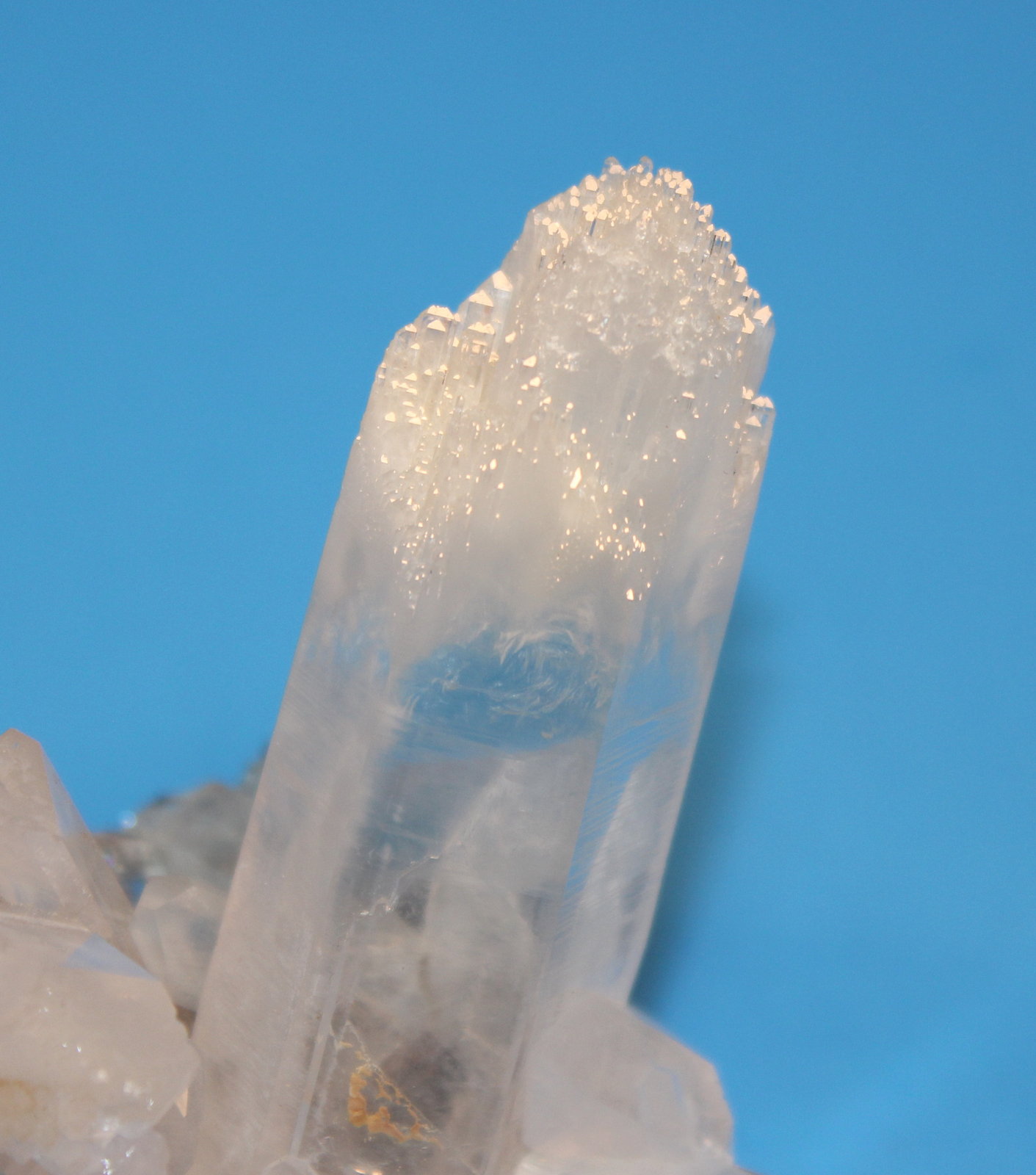 Quartz
8.7 x 5.4 x 7.7 cm
(Autor: Don Lum)