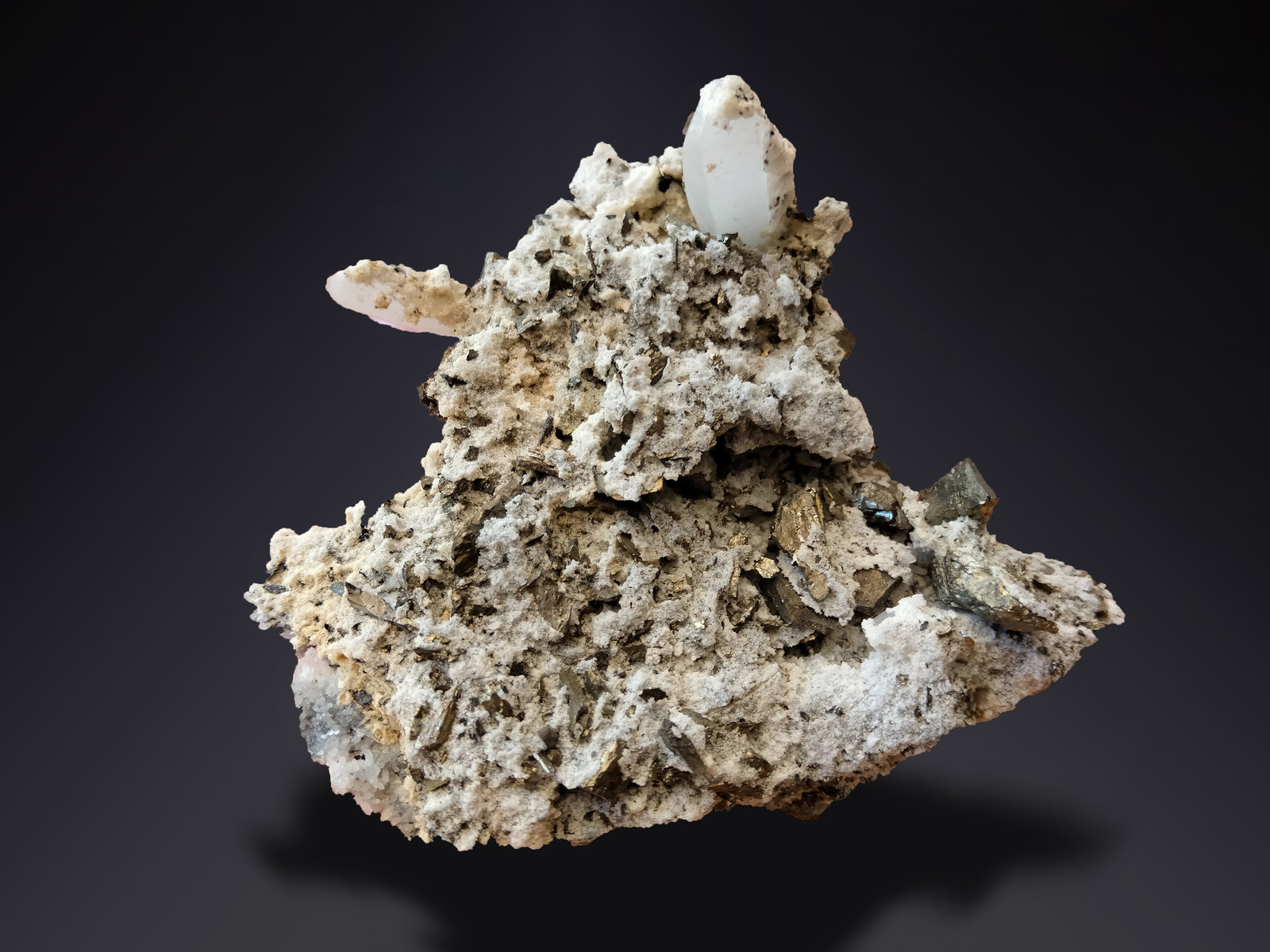 Quartz, Pyrite
72 mm x 70 mm x 42 mm
(Autor: Firmo Espinar)