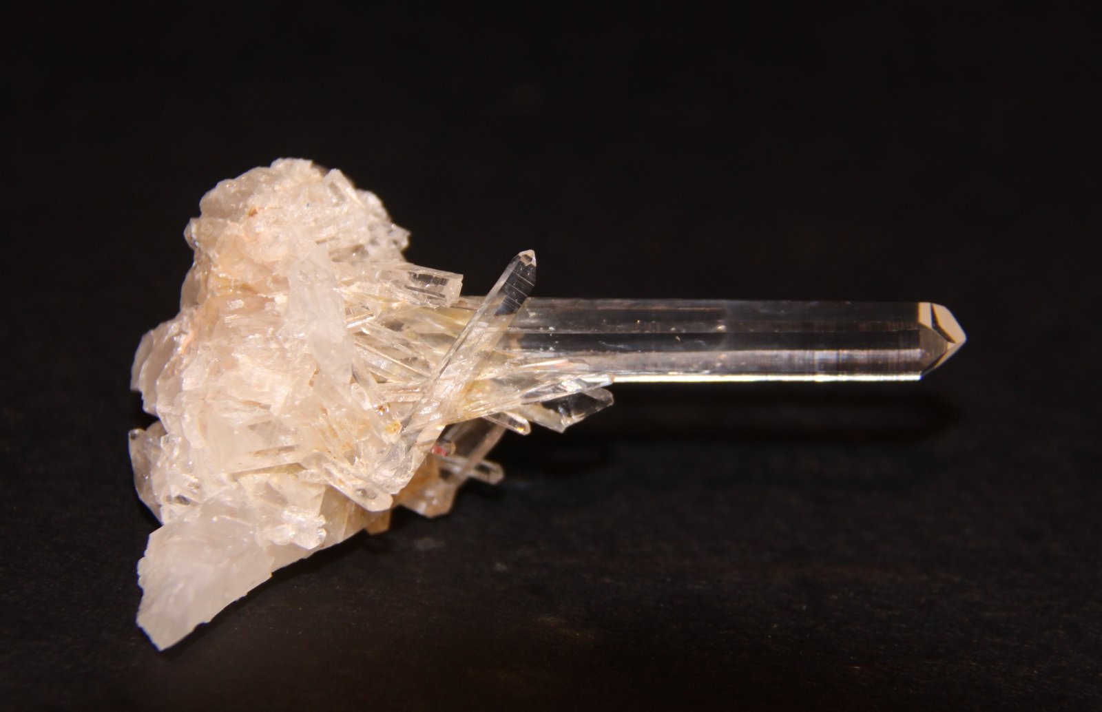 Quartz
33 mm x 59 mm x 30 mm
(Autor: Firmo Espinar)