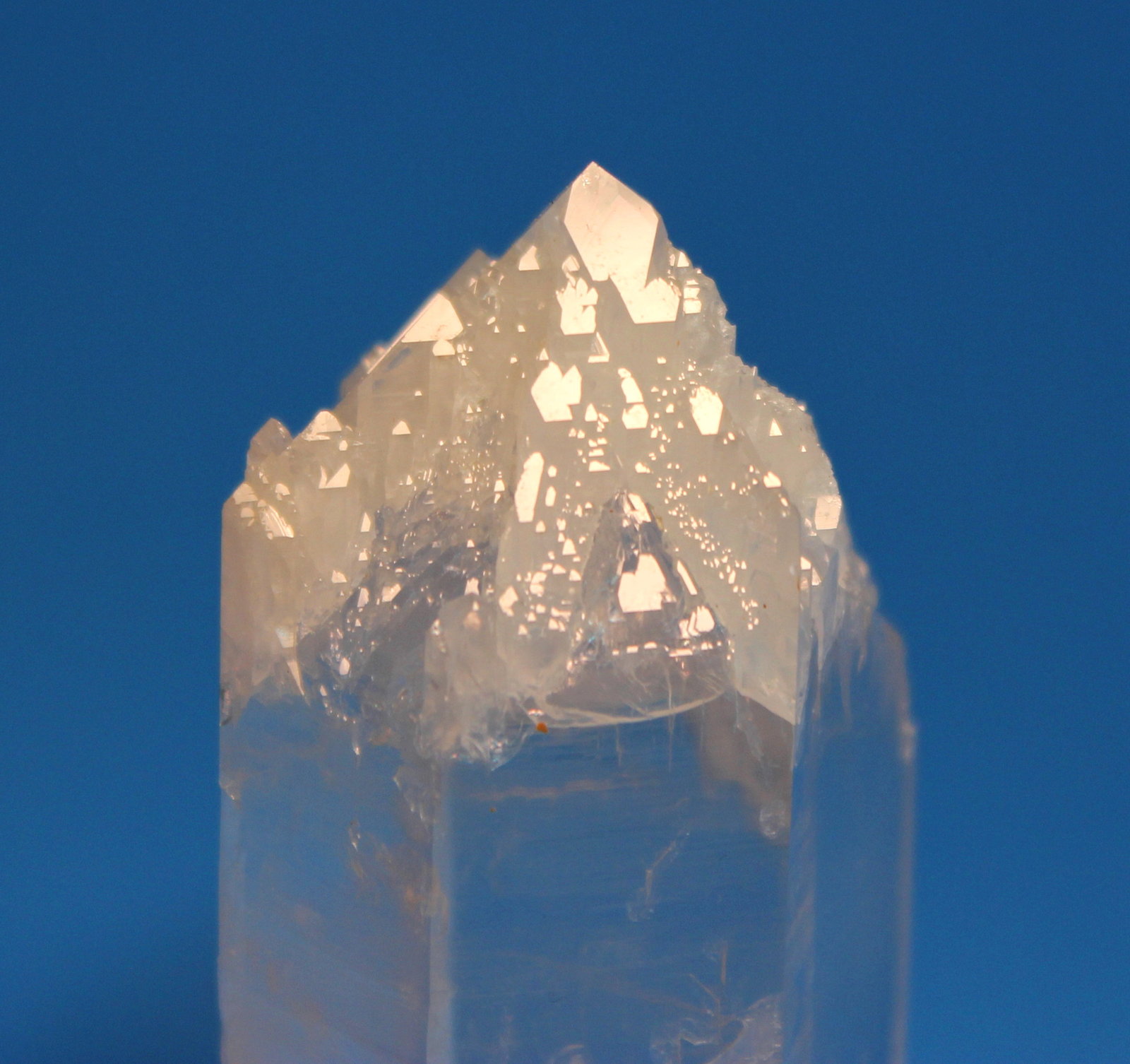 Quartz
11.0 x 5.0 x 3.4 cm
(Autor: Don Lum)