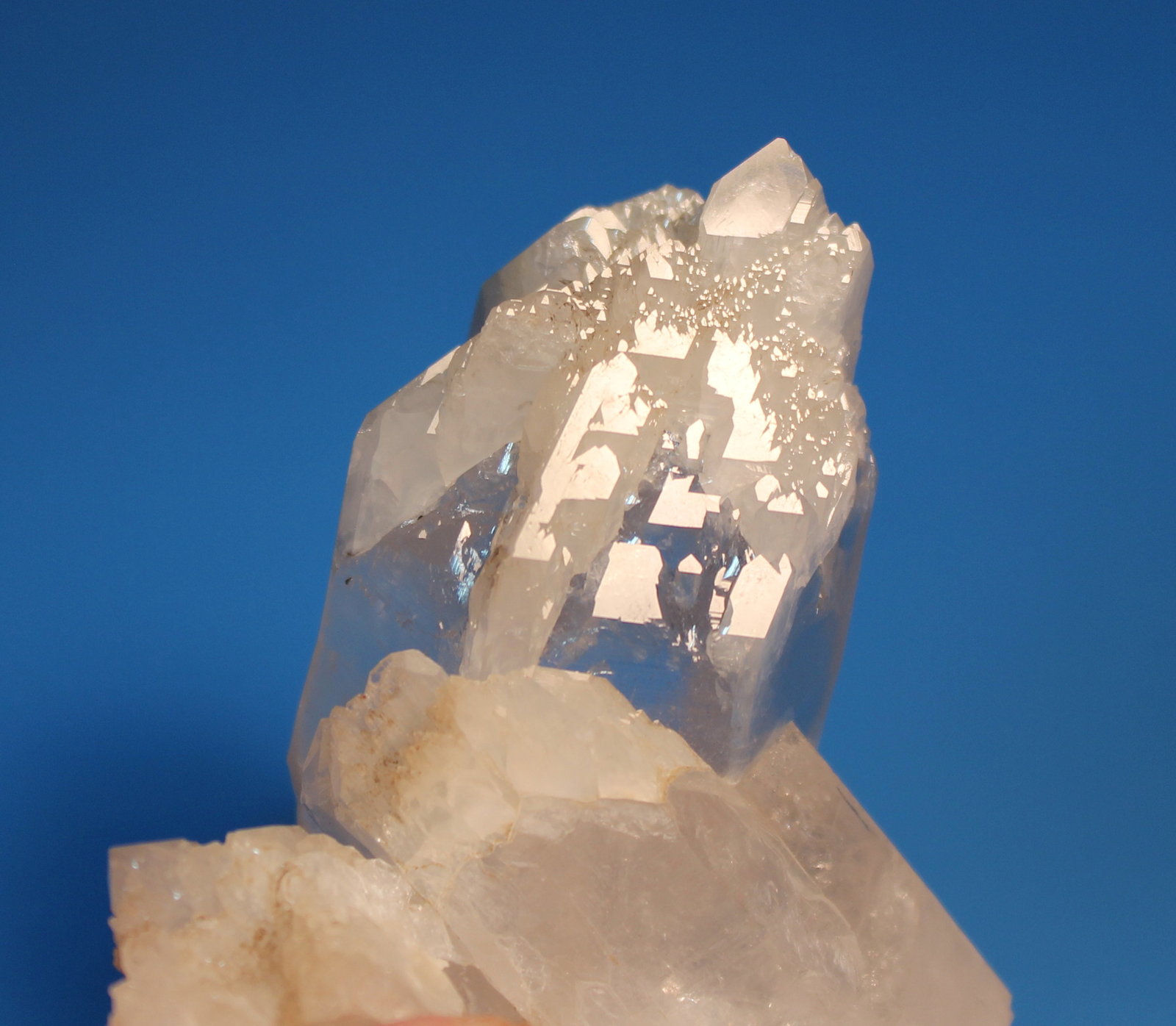 Quartz
10.5 x  7.7 x 6.0 cm
(Autor: Don Lum)