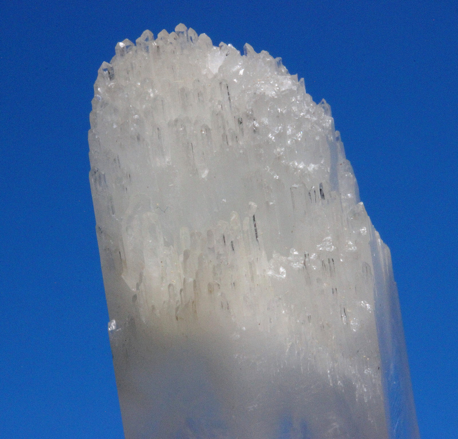 Quartz
8.7 x 5.4 x 7.7 cm
(Autor: Don Lum)