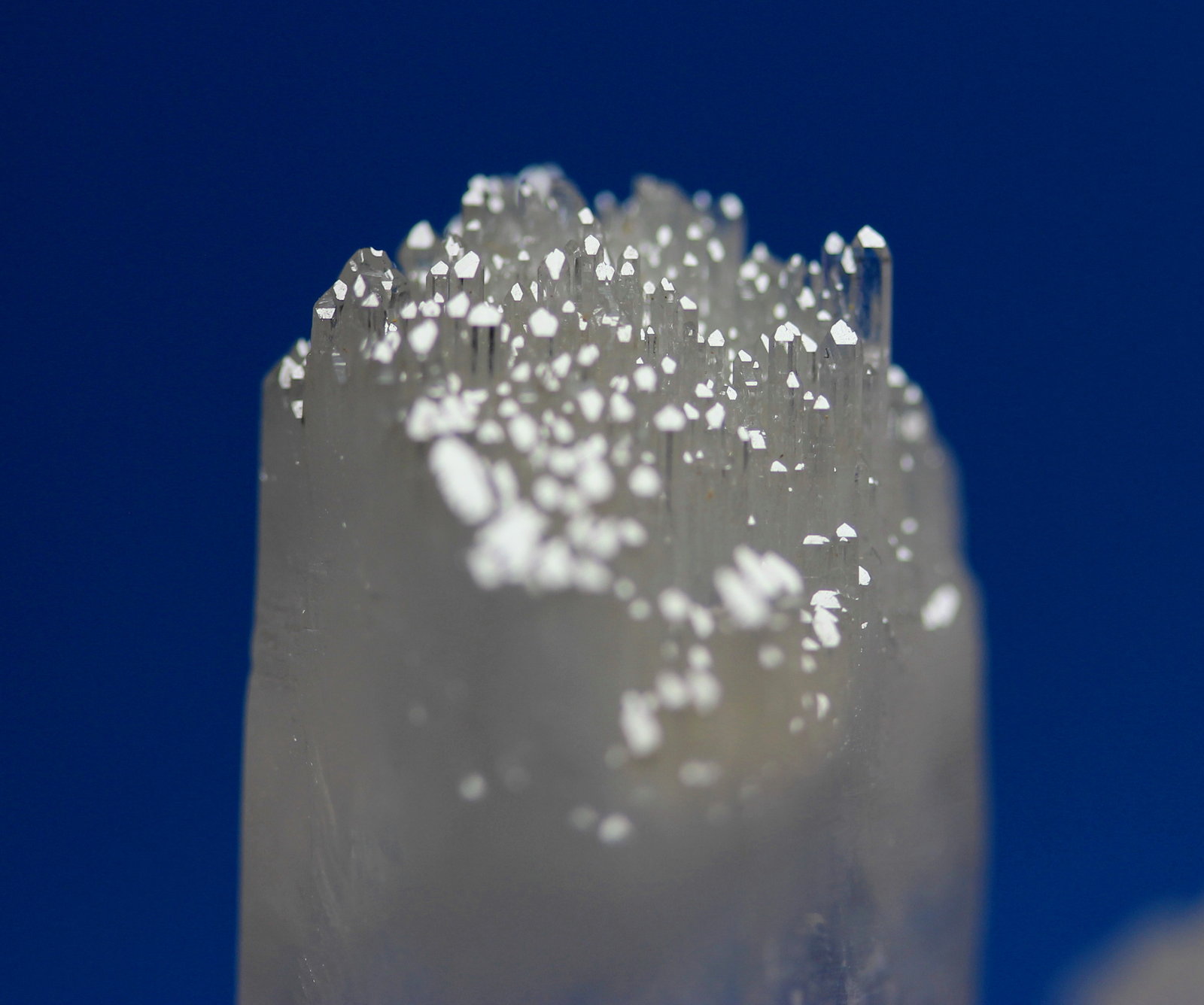 Quartz
8.7 x 5.4 x 7.7 cm
(Autor: Don Lum)