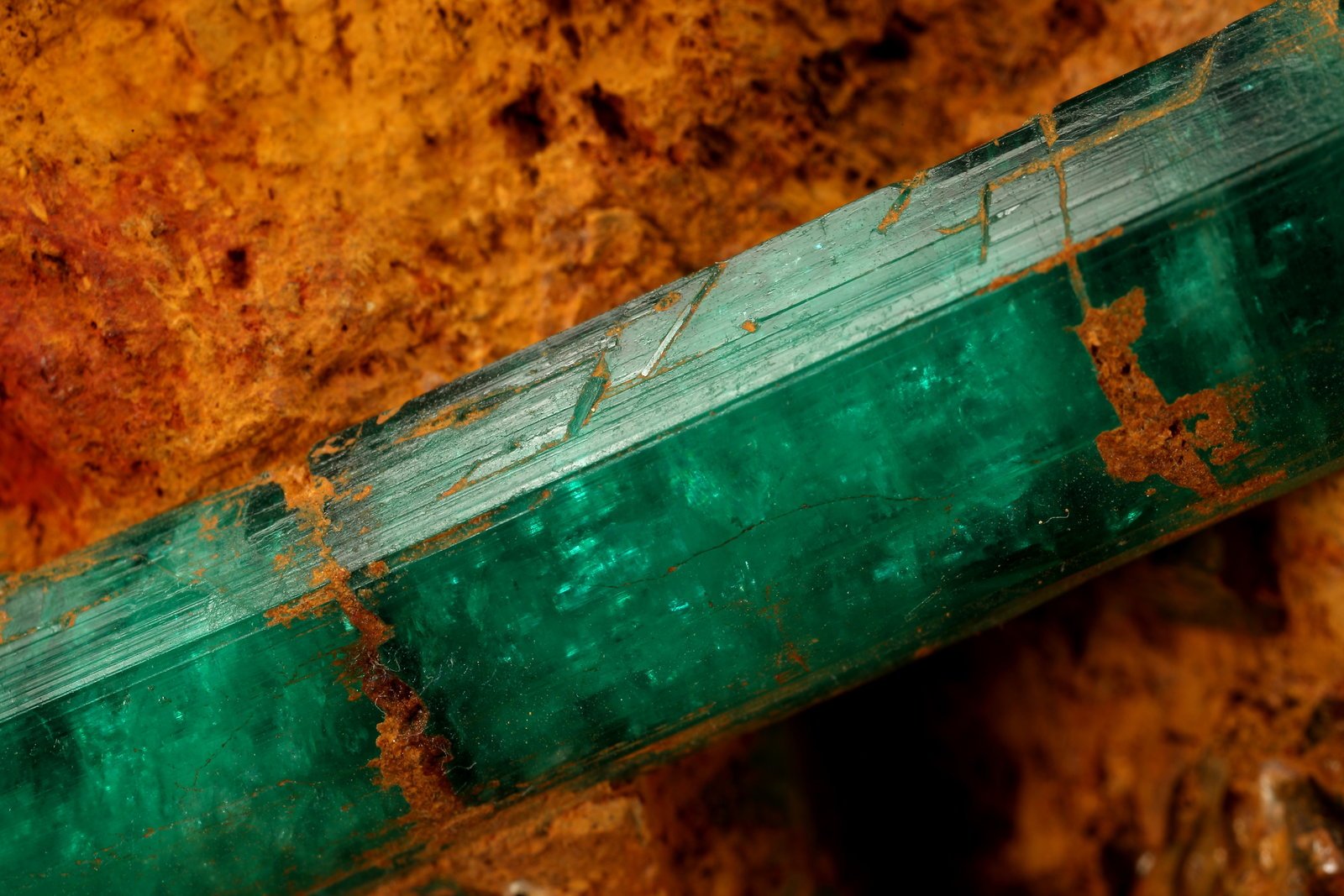 Beryl (variety emerald)
67x42x90mm, xl=69mm
(Autor: Fiebre Verde)