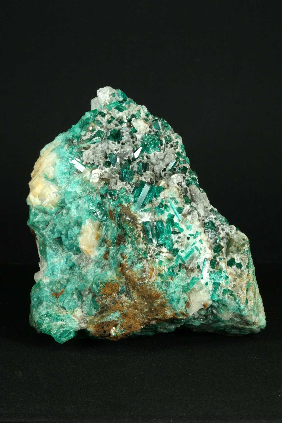 Beryl (variety emerald) with Calcite
10x9x4.5cm
(Autor: Fiebre Verde)