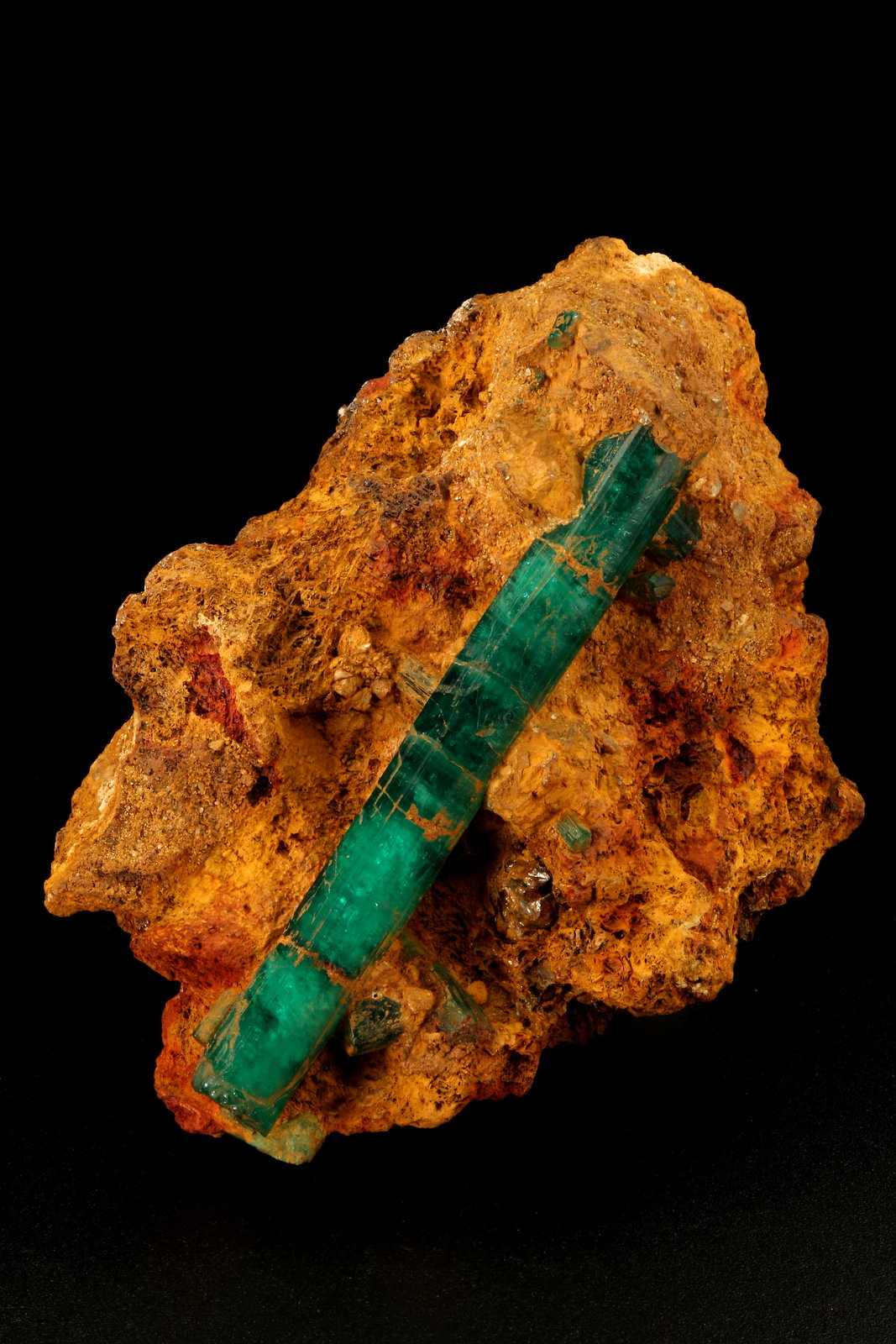 Beryl (variety emerald)
67x42x90mm, xl=69mm
(Autor: Fiebre Verde)