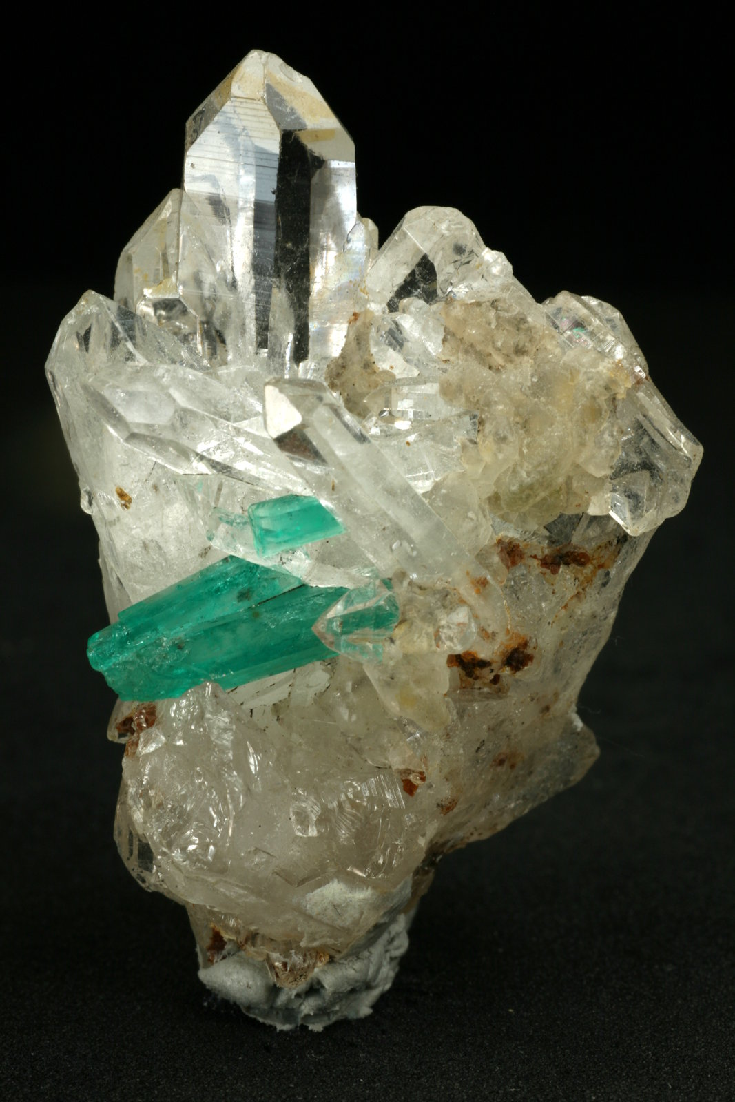 Beryl (variety emerald), Quartz
41x26mm; Intergrown emerald crystals=1cm
(Autor: Fiebre Verde)