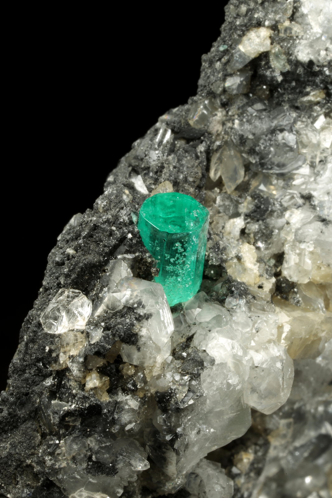 Beryl (variety emerald), Calcite
59x20x60mm, xl=7x5mm
(Autor: Fiebre Verde)