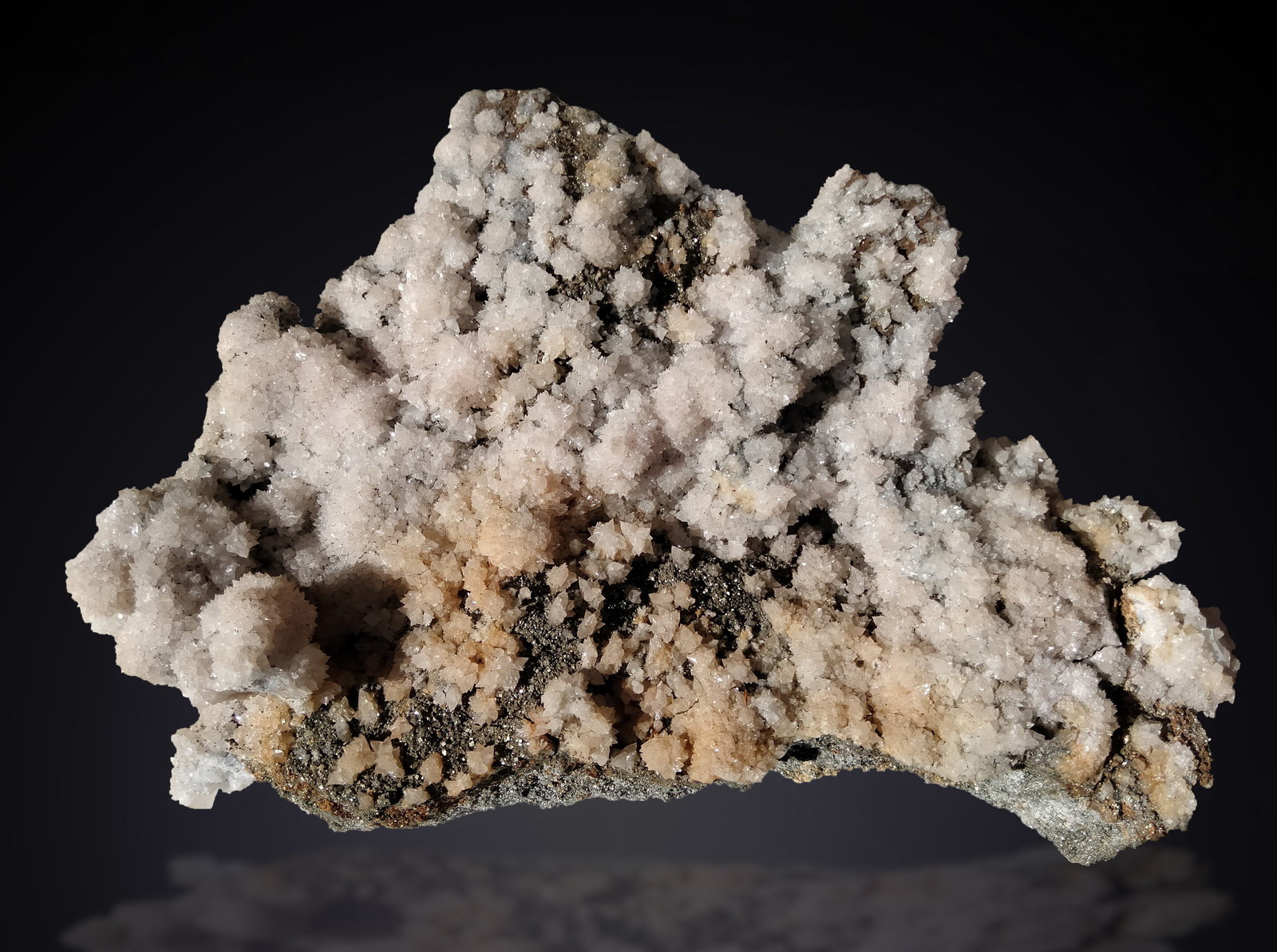 Calcite and Pyrite
212 mm x 144 mm x 54 mm
(Autor: Firmo Espinar)