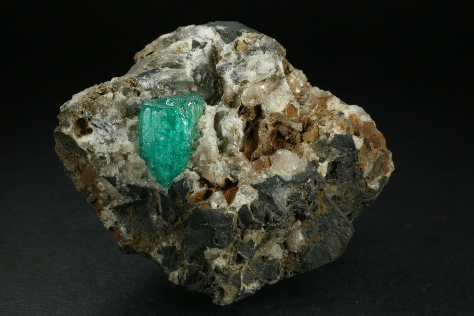 Beryl (variety emerald), Calcite
65x65x60mm
(Autor: Fiebre Verde)