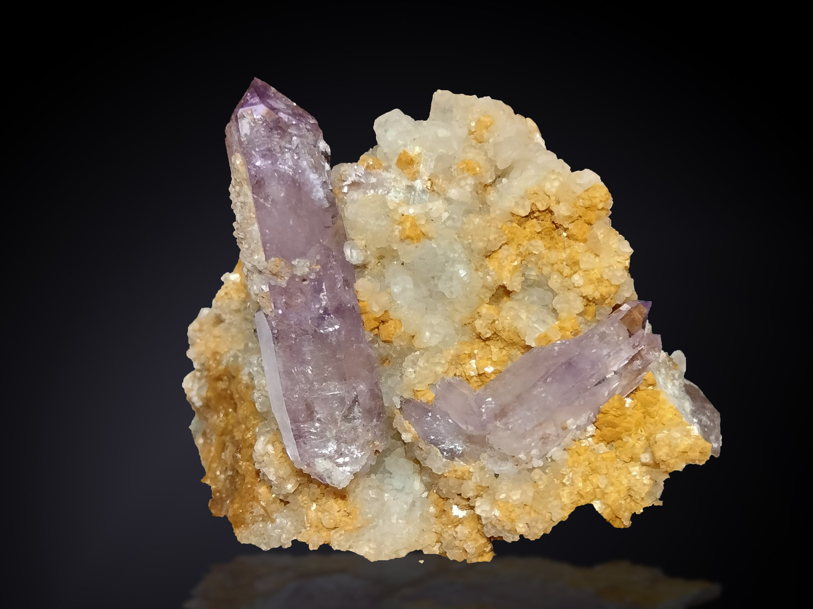 Quartz (variety amethyst)
Largest crystal: 23 mm
(Autor: Firmo Espinar)