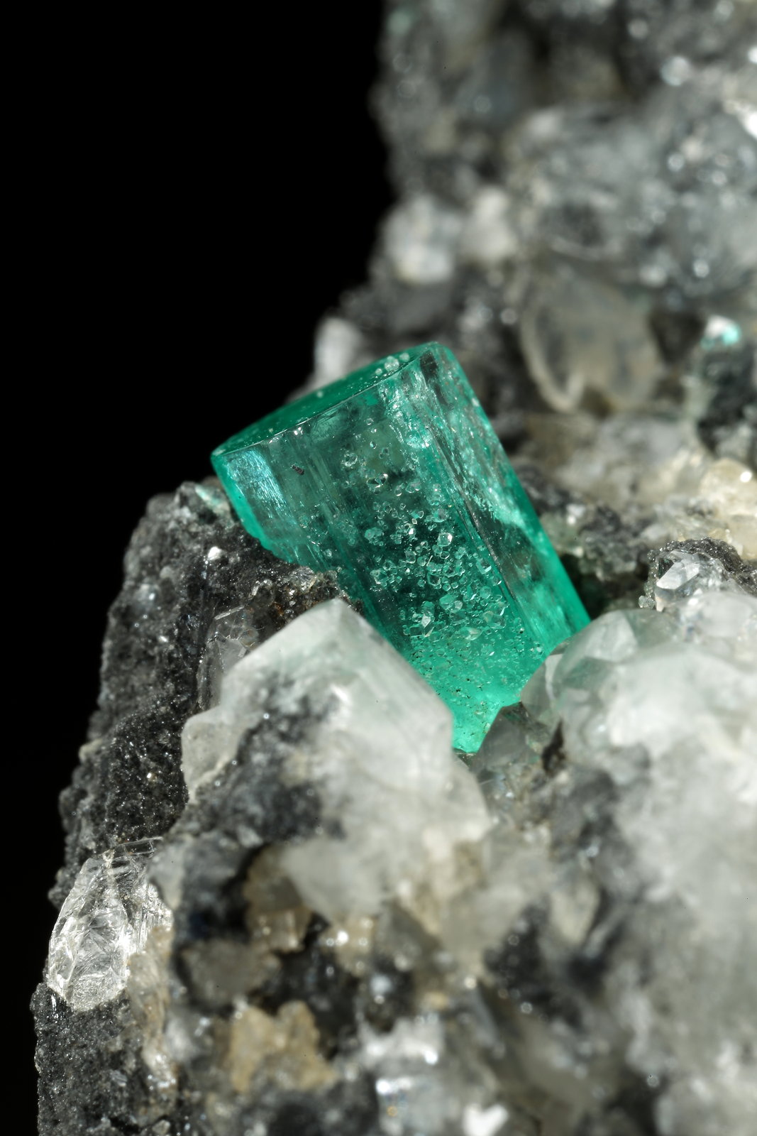 Beryl (variety emerald), Calcite
59x20x60mm, xl=7x5mm
(Autor: Fiebre Verde)