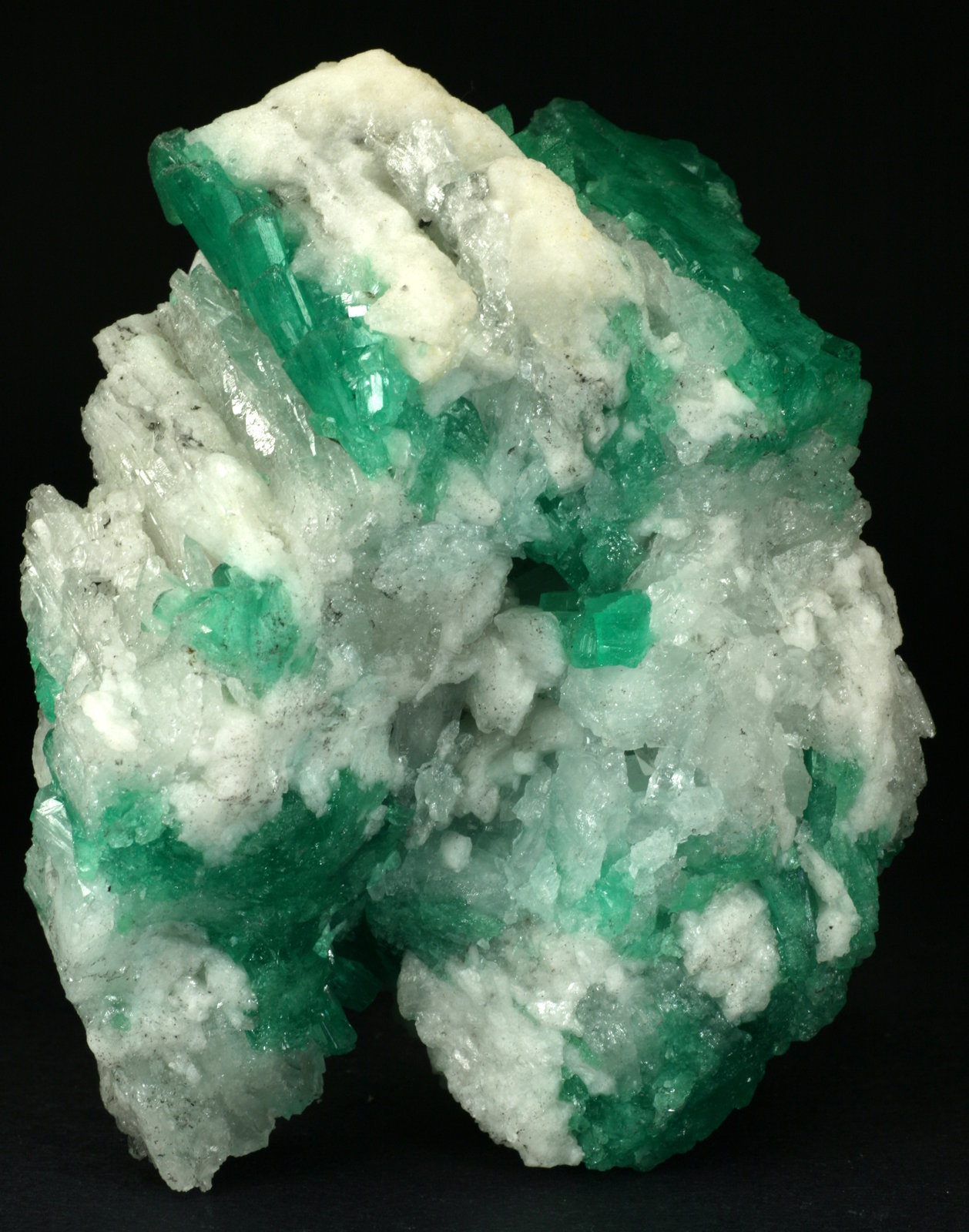 Beryl (variety emerald), Calcite
105x80x60mm
(Autor: Fiebre Verde)