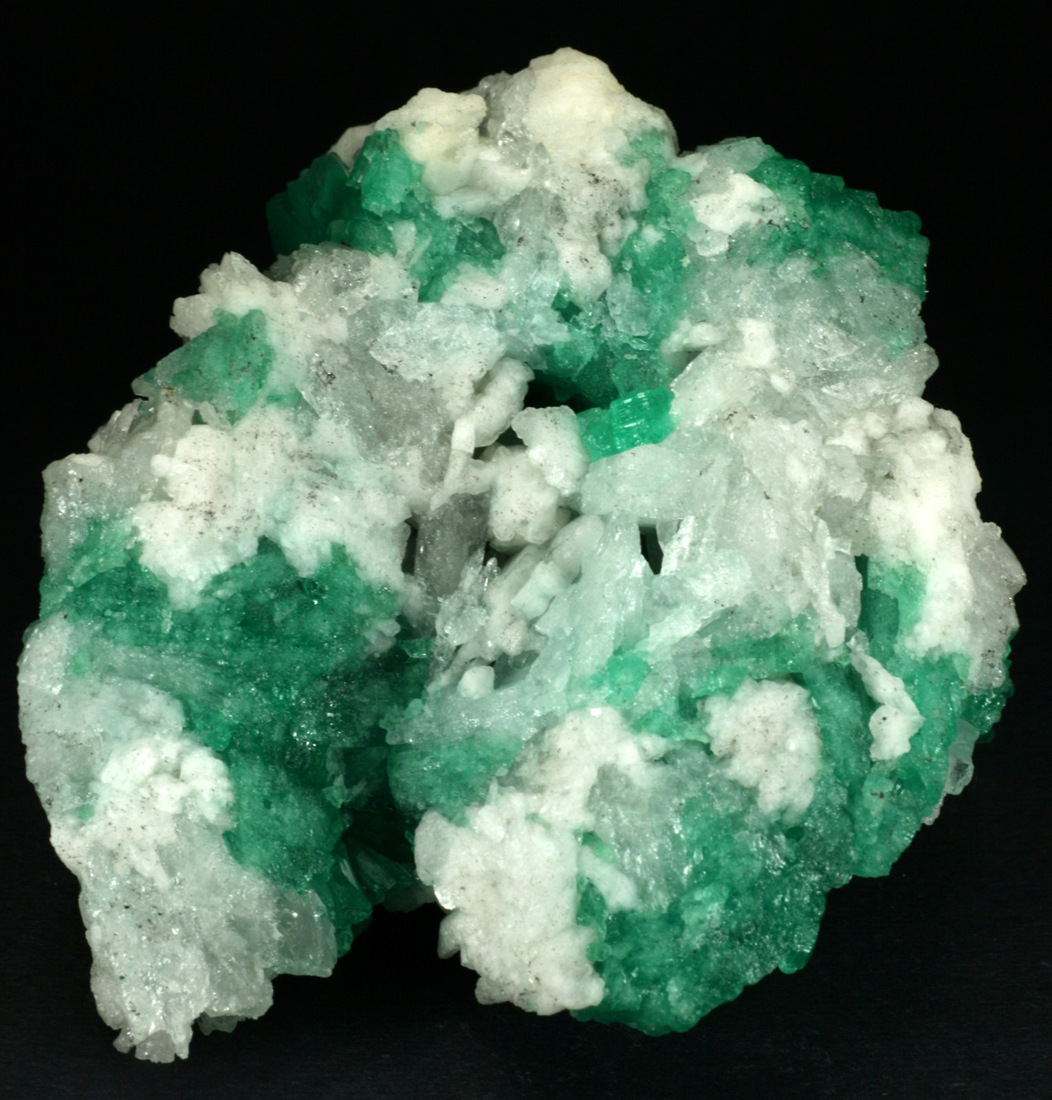 Beryl (variety emerald), Calcite
105x80x60mm
(Autor: Fiebre Verde)