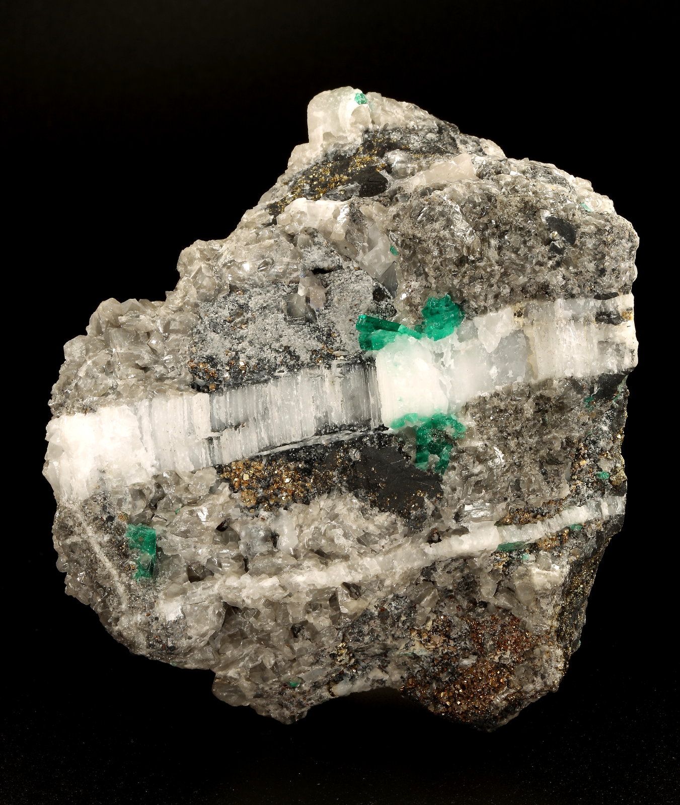 Beryl (variety emerald), Calcite, Pyrite
80x40x90mm - xls up to 8mm
(Autor: Fiebre Verde)