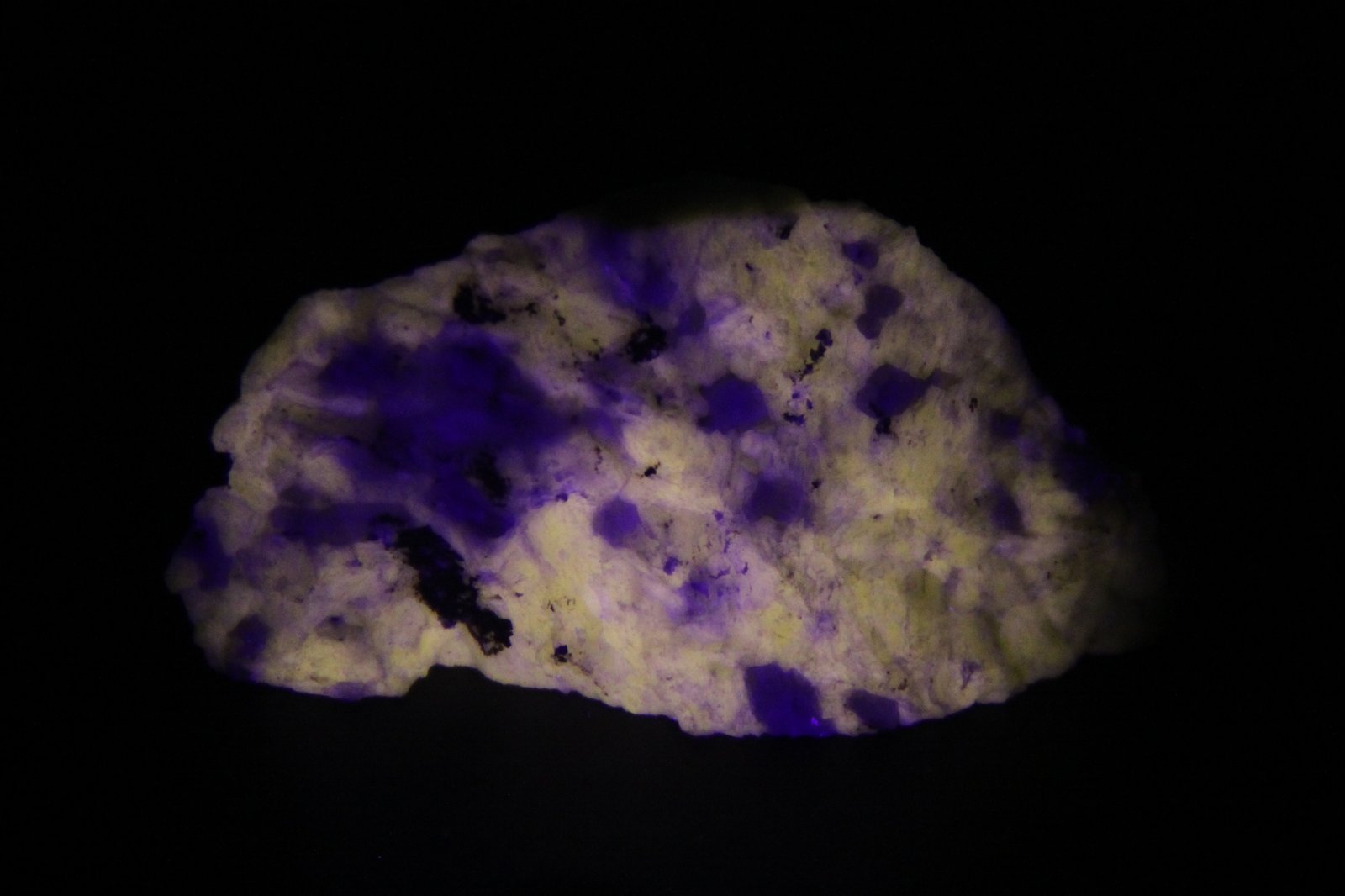 Diopside
46mm x 26mm x 20mm
(Autor: Firmo Espinar)