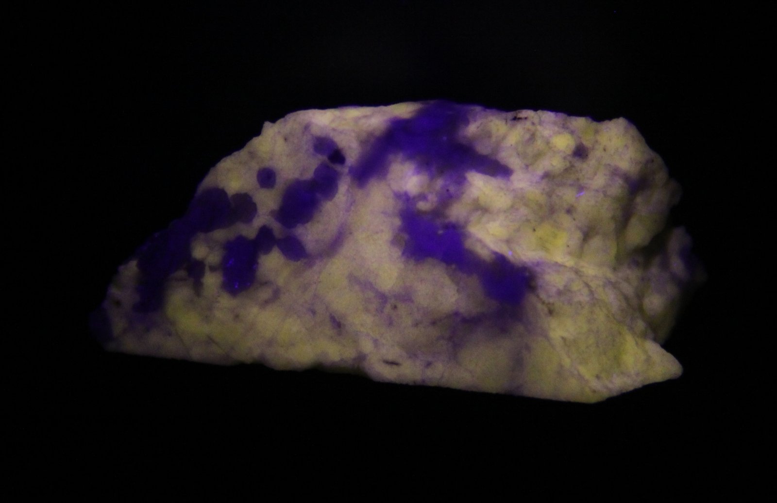 Diopside
46mm x 26mm x 20mm
(Autor: Firmo Espinar)