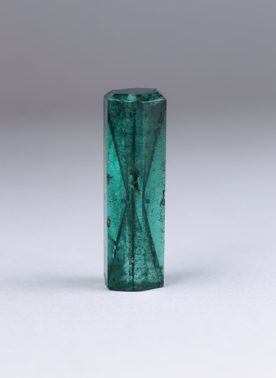 Beryl (variety emerald)
15.4 mm x 5.2 mm
(Autor: Fiebre Verde)