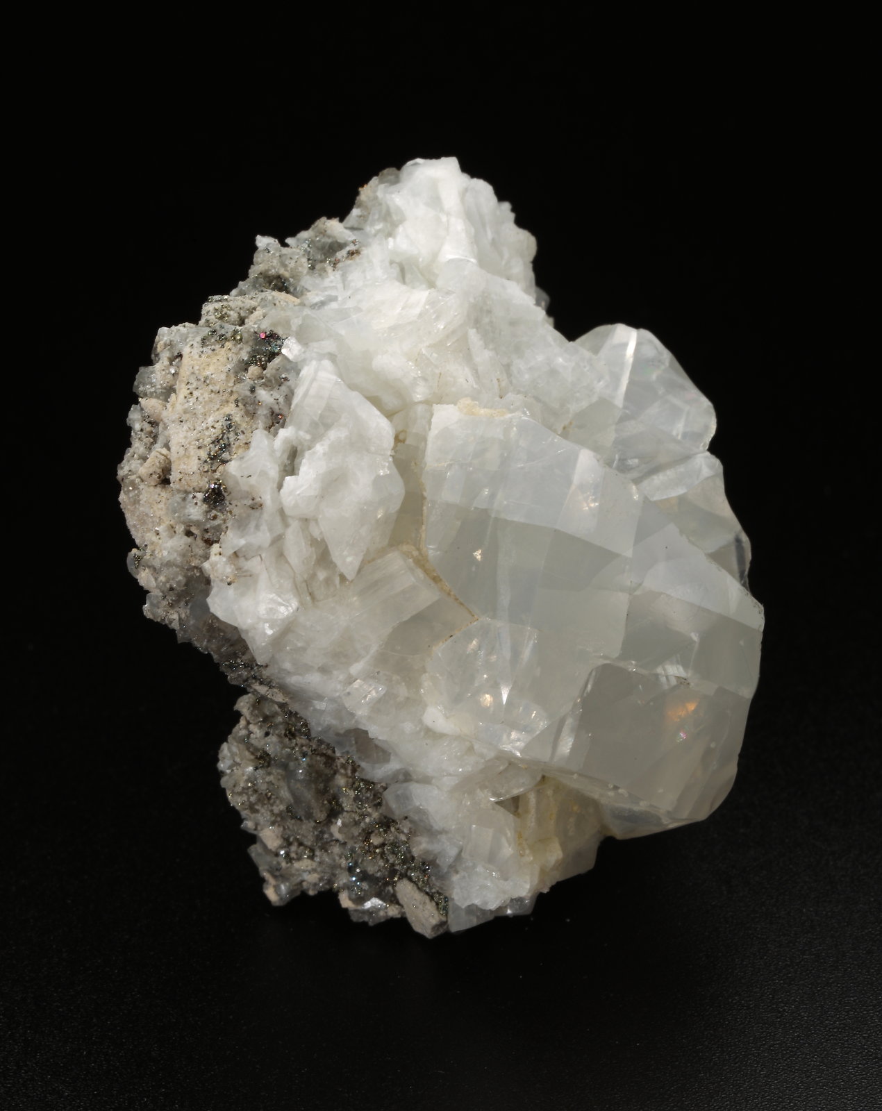 Beryl (variety emerald), Dolomite, Pyrite
49x61x33mm, xls=6mm & 7mm
(Autor: Fiebre Verde)